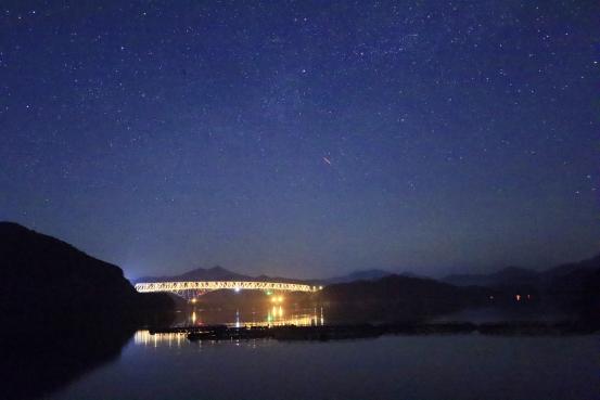 若松大橋と星空©KAMIGOTO