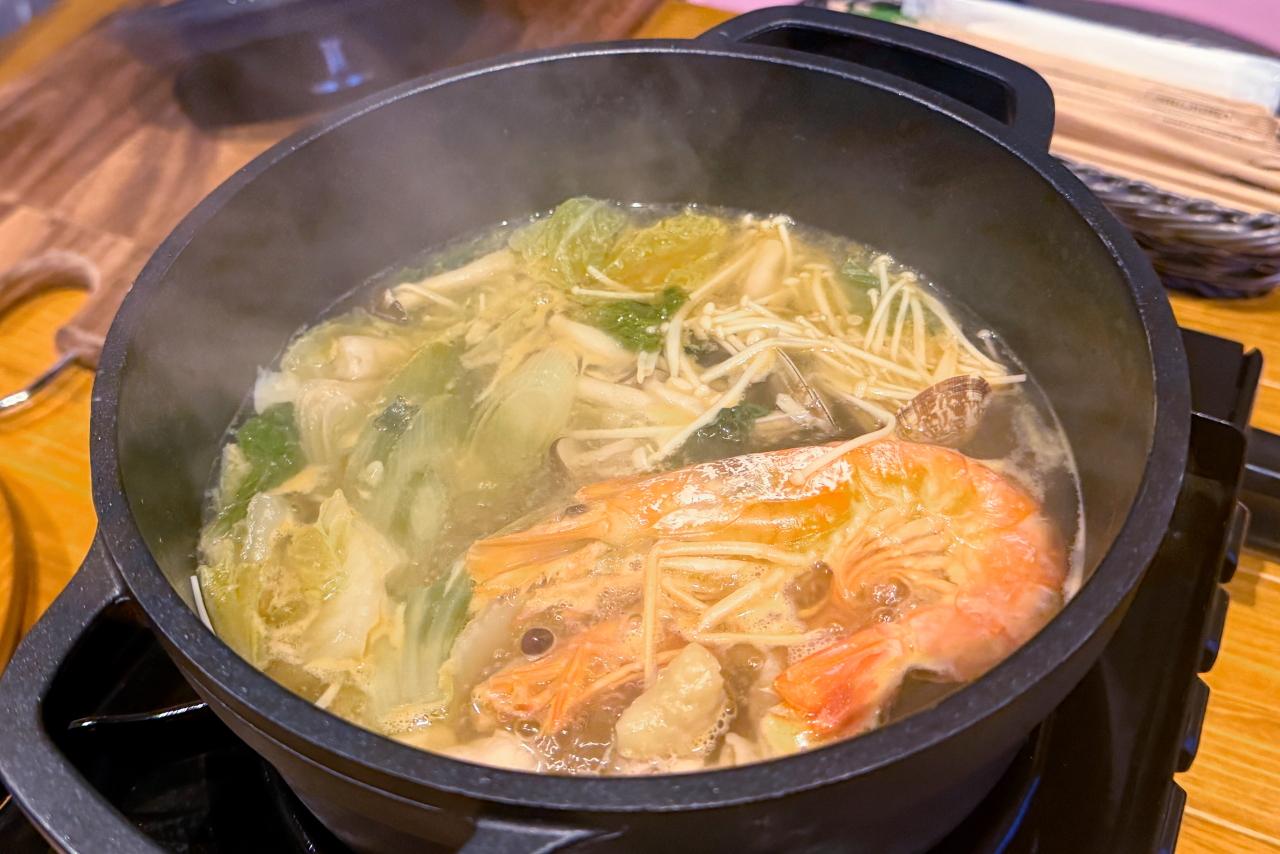 デラックスなグランピング料理をかこむ幸せなひととき-0