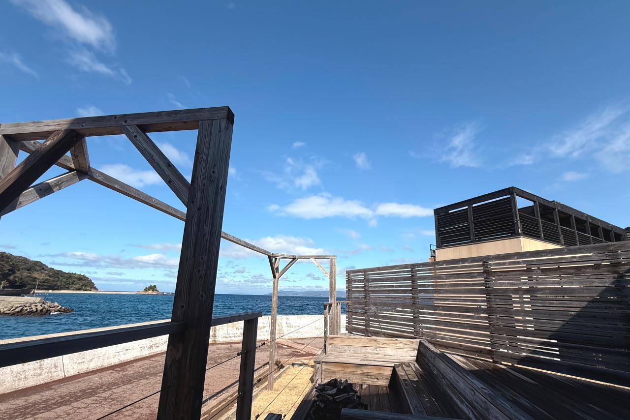 1万冊の本が並ぶリラックスルーム　【BOOK＆岩盤TERRACE】-2