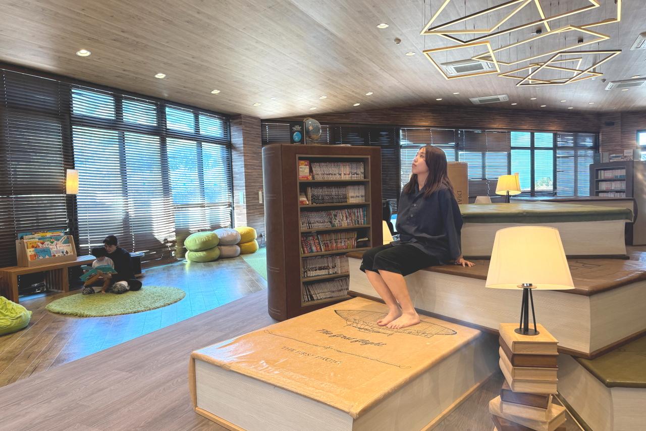 1万冊の本が並ぶリラックスルーム　【BOOK＆岩盤TERRACE】-0