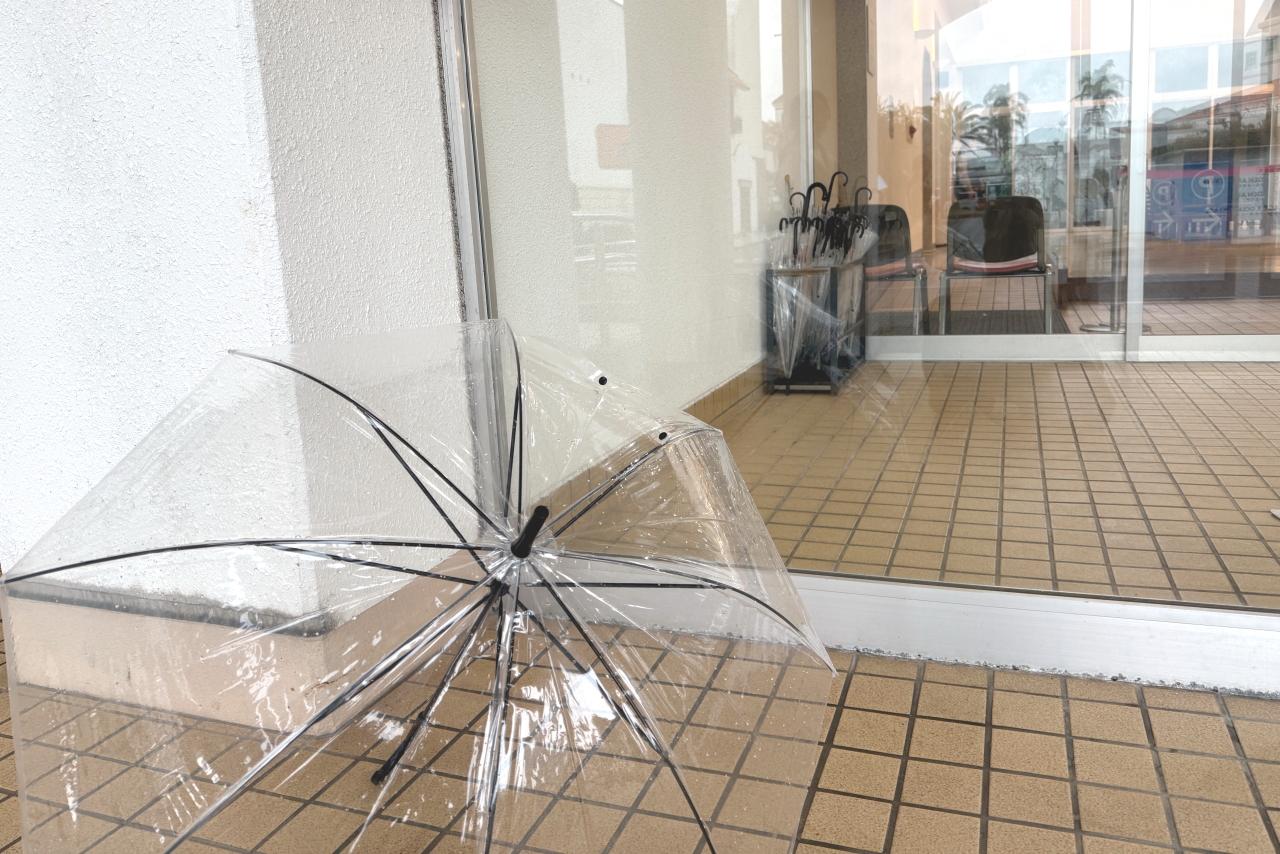 雨の日の移動もラクラクな　【置き傘システム】-1