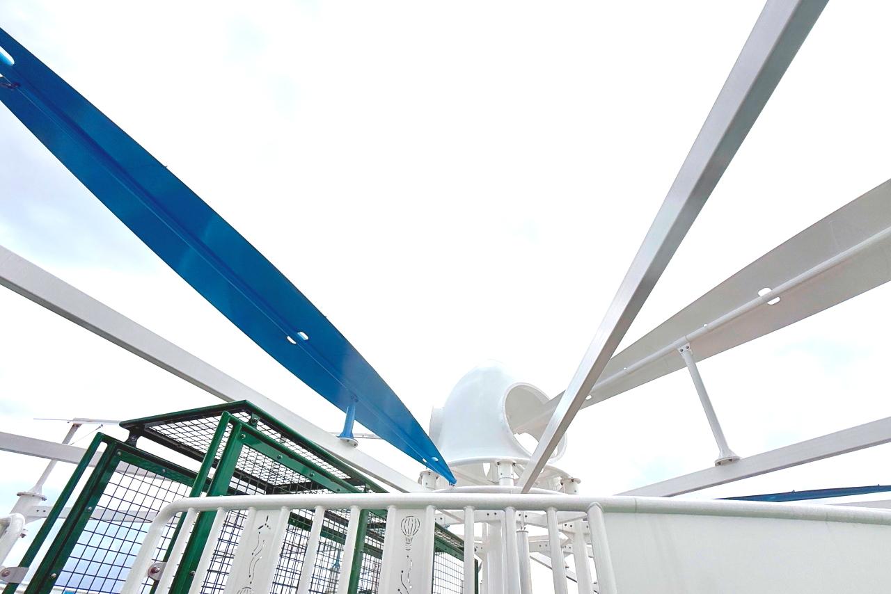 大型風車を再利用したモニュメント-0