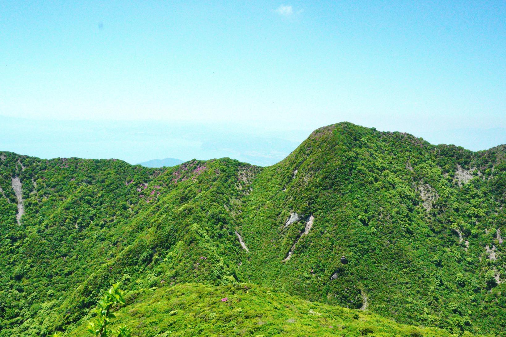 いざ、普賢岳山頂へ！-1