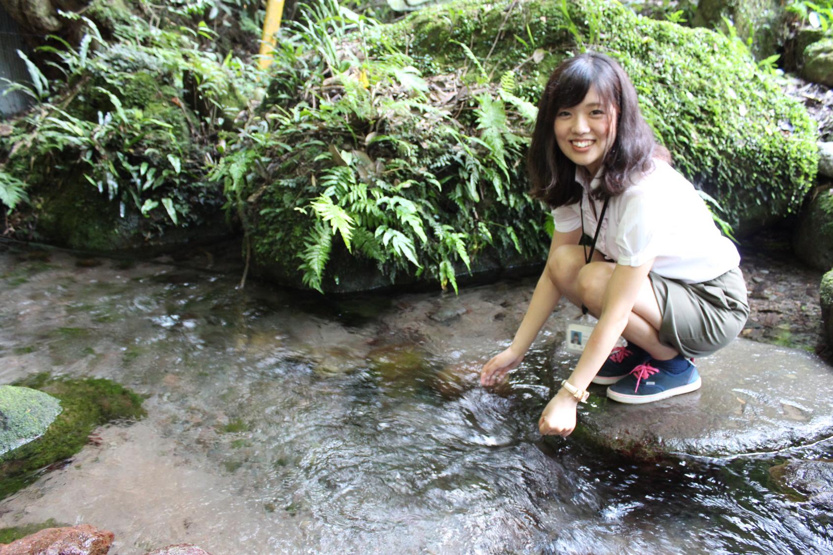 岩戸水神の水汲み場-0