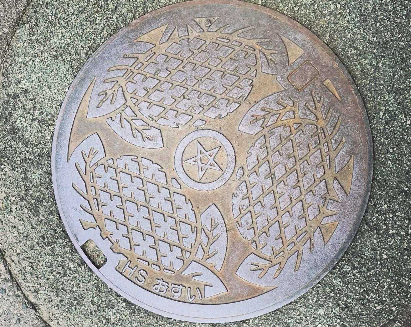 路上のアート、長崎市のマンホールの蓋のデザインは・・・-0