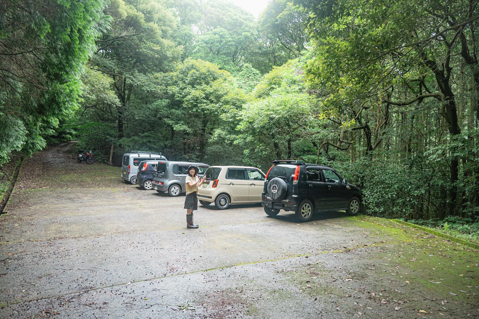 駐車場に到着！看板を目印にいざ探検スタート-0