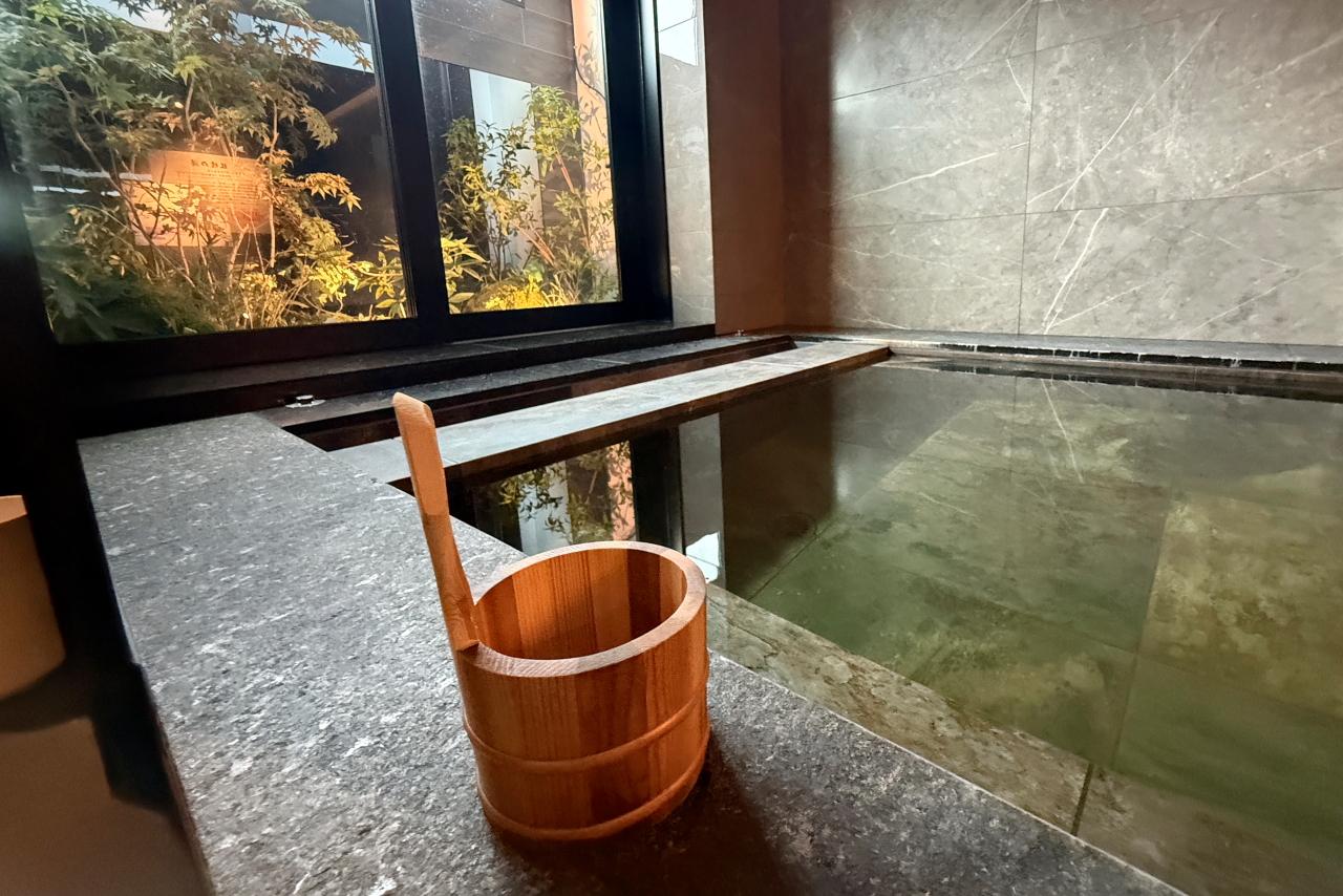 宿泊中はいつでも入れる美肌の湯-1