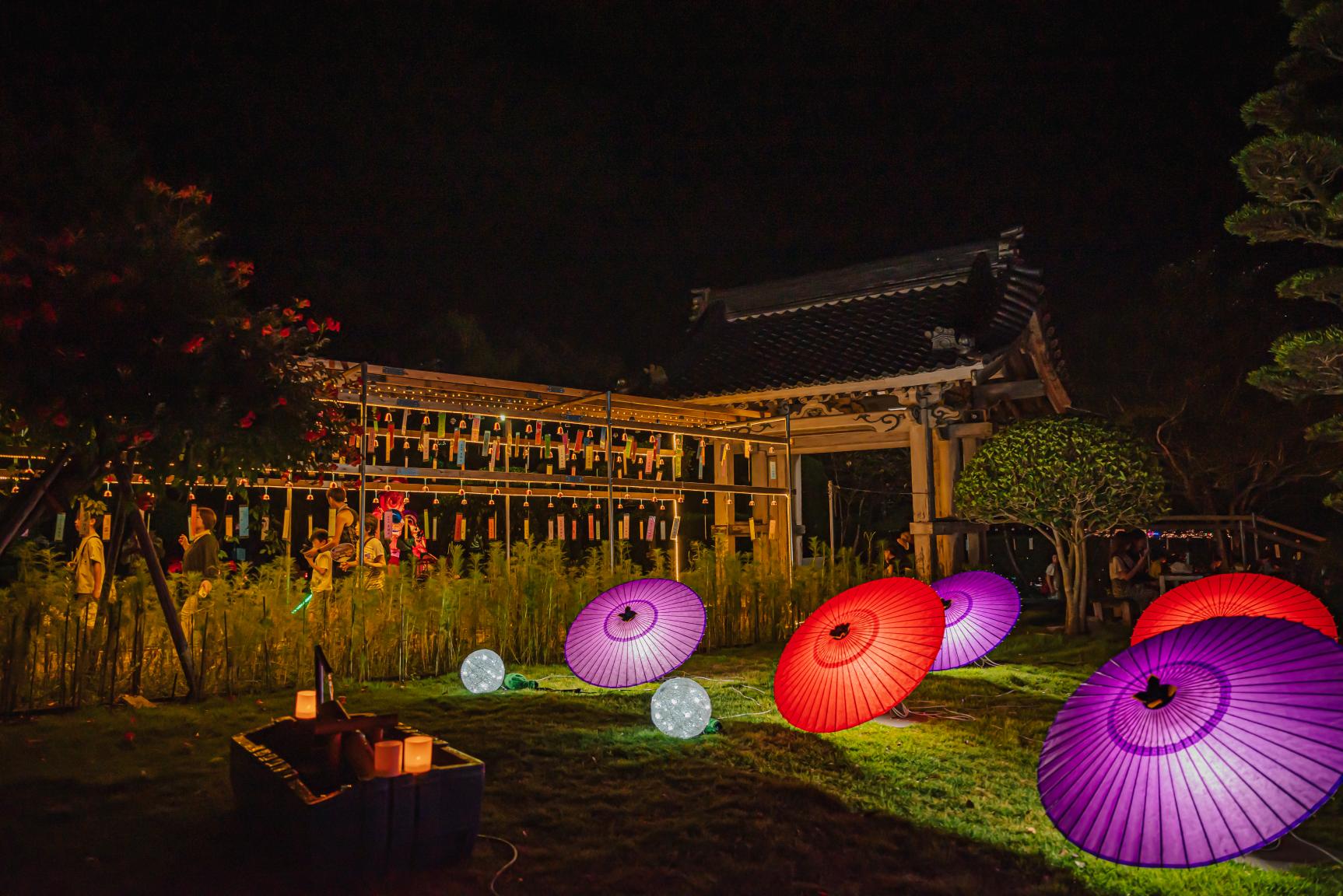 おすすめ撮影スポット！寿福寺の「和傘タワー」と「花手水」-1