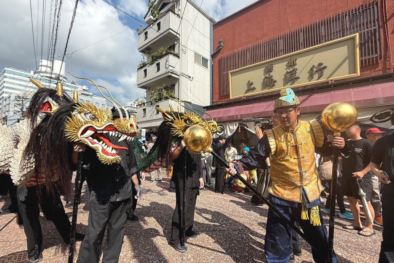 通りのあちこちに演し物が…街全体がステージ！-0