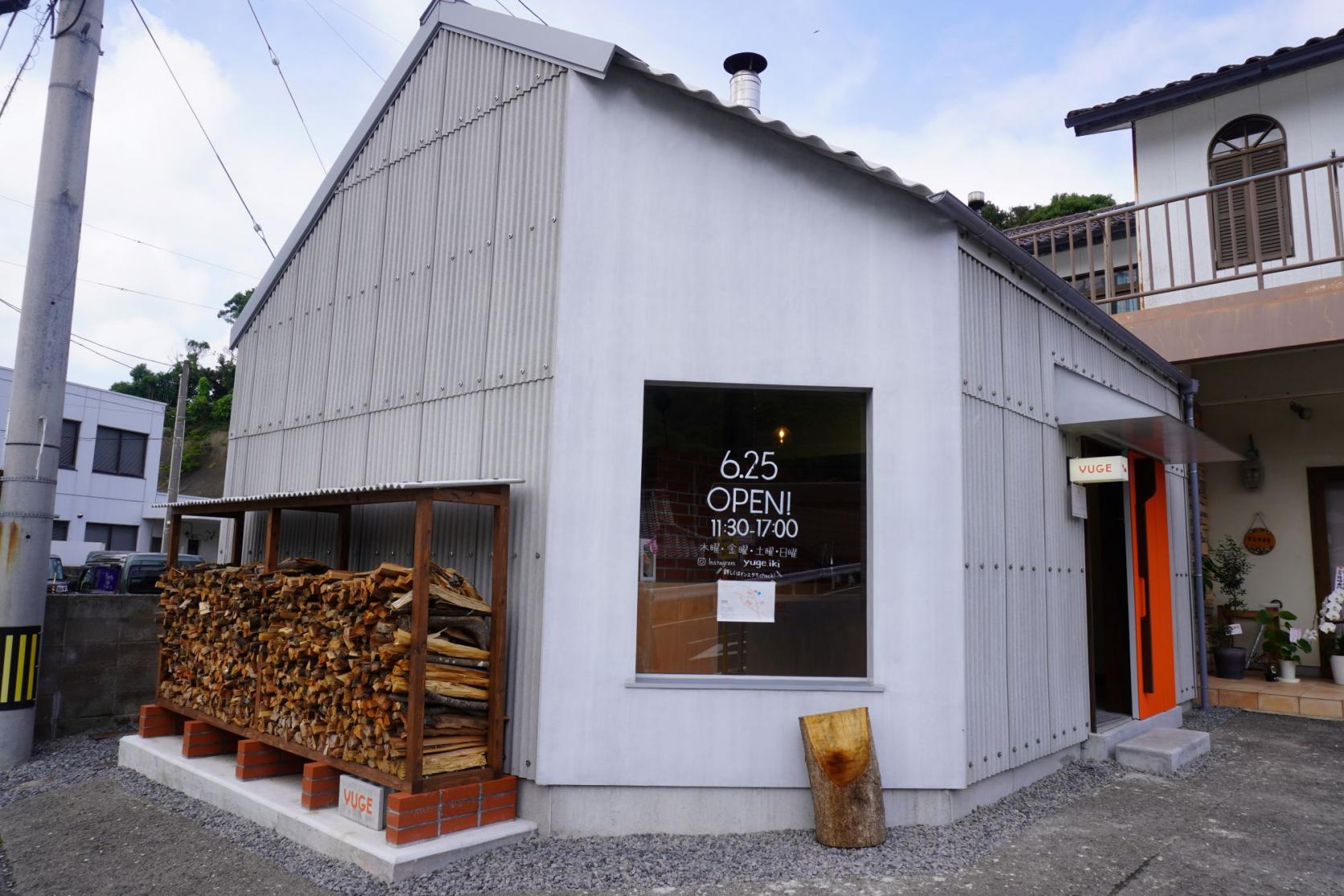 １．【薪窯パン工場「YUGE」】旅の始まりは焼きたてパン-0