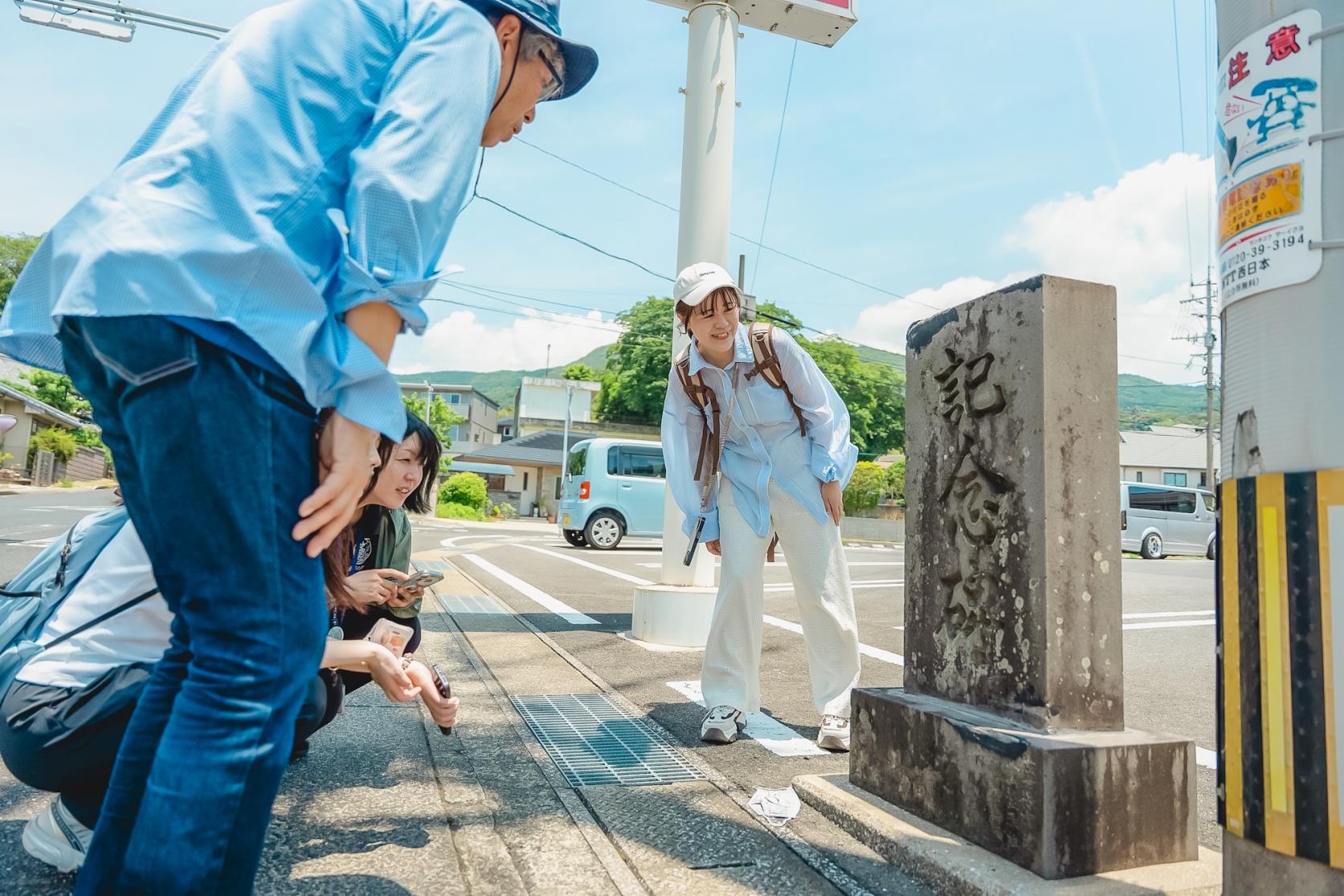 絶景が見え隠れする細道&坂道をあるく-0