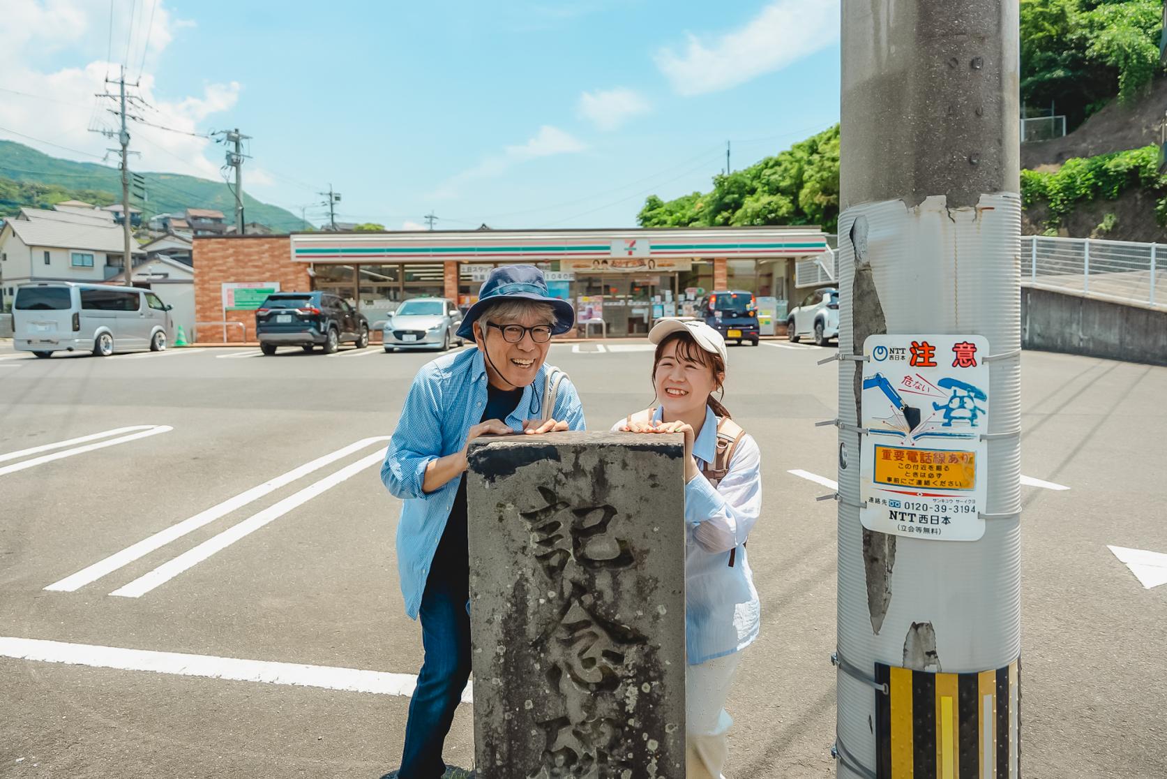 絶景が見え隠れする細道&坂道をあるく-1