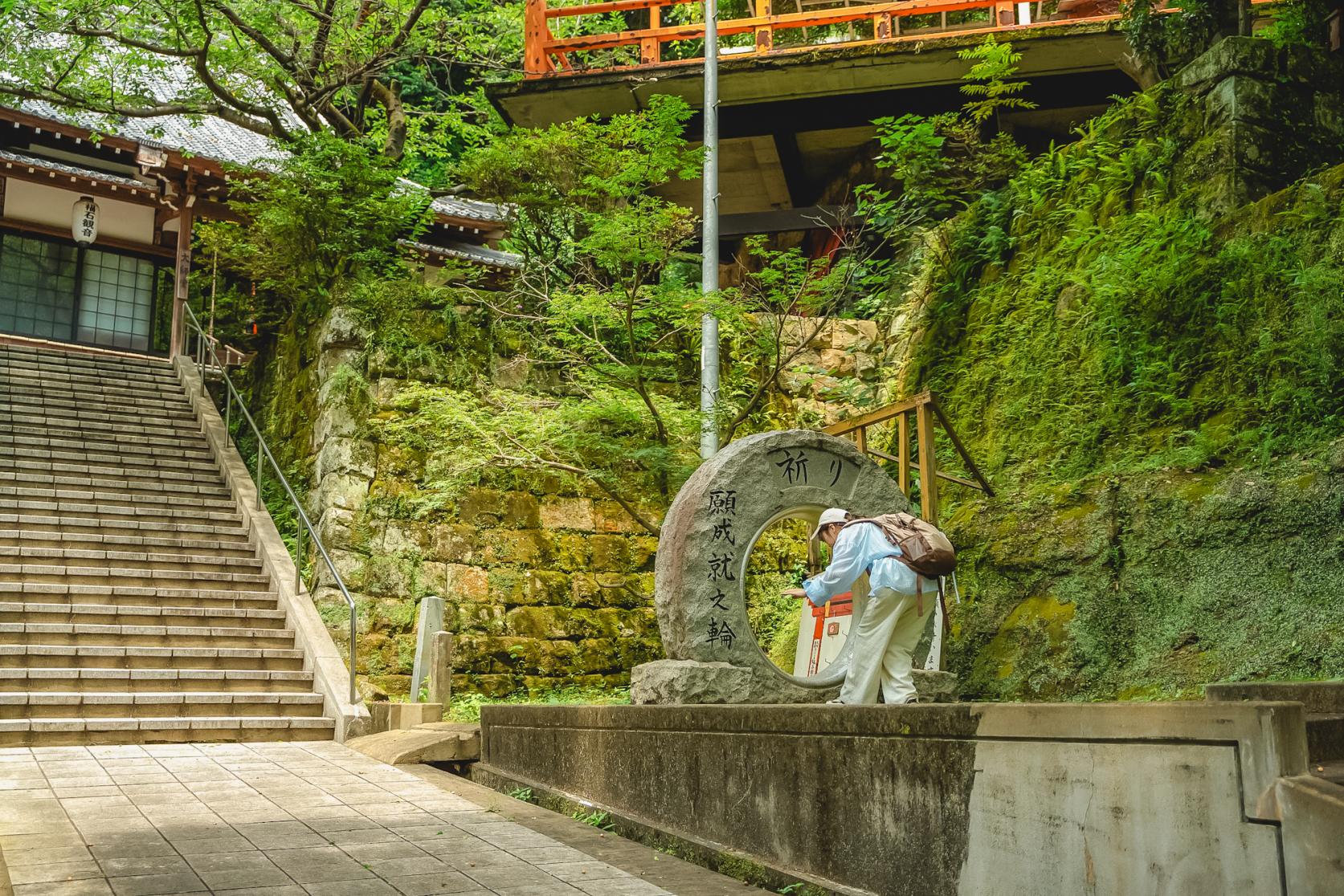 ③ 福石観音（清岩寺）-1