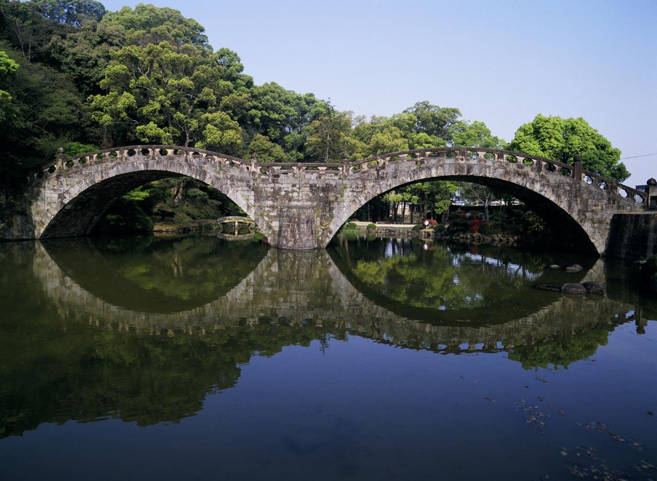 こちらは諫早市にある眼鏡橋-0