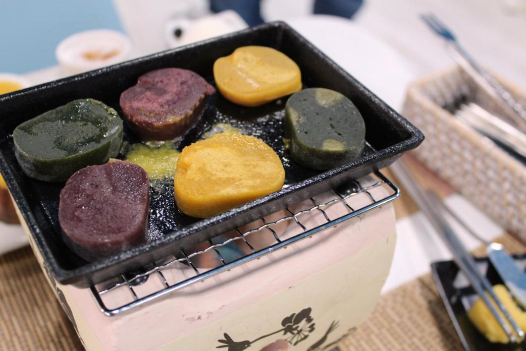 五島名物「かんころ餅」その作り方から、焼きたてが食べられるお店、通販情報までをご紹介! わたしがえらぶ長崎のお気に入り Tabi Note