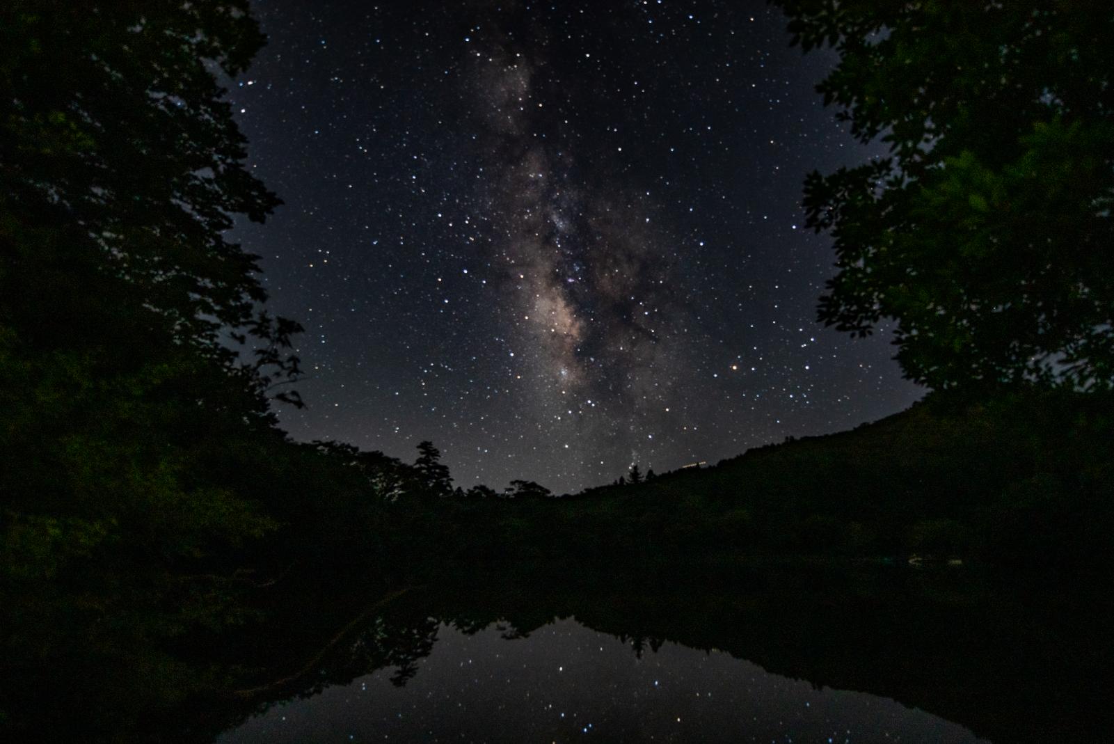 怖さも吹き飛ぶ満天の星空！「白雲の池」-0