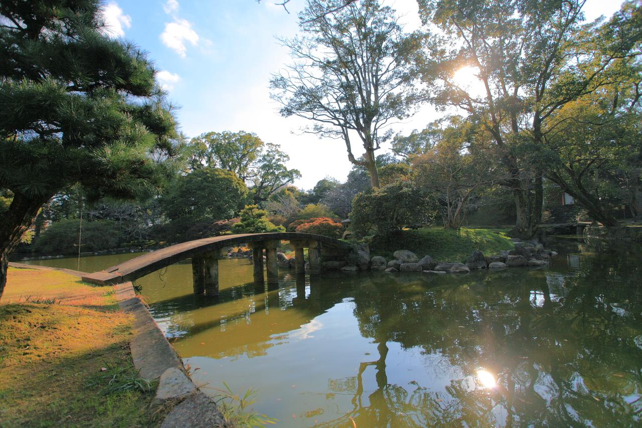 県立高校の敷地内に趣のある庭園「御書院」-5