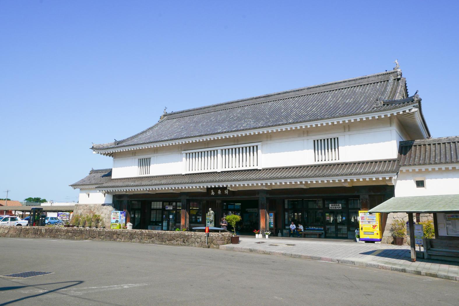 歴史を感じる島原駅-0