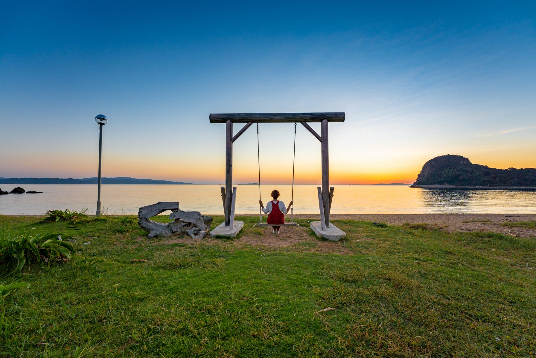 長崎県の絶景ブランコ#03 前浜海水浴場［加津佐駅跡地前］-0