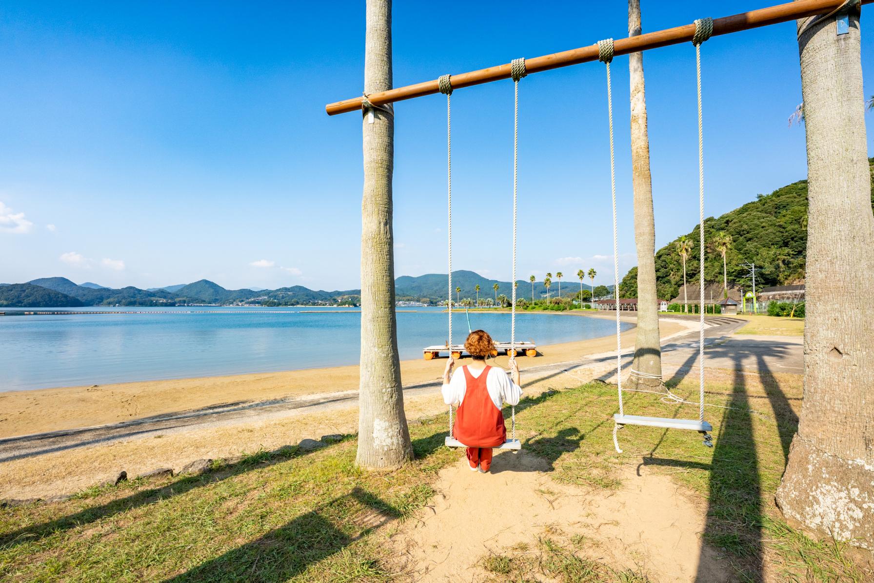 長崎県の絶景ブランコ#06 大崎海水浴場-0