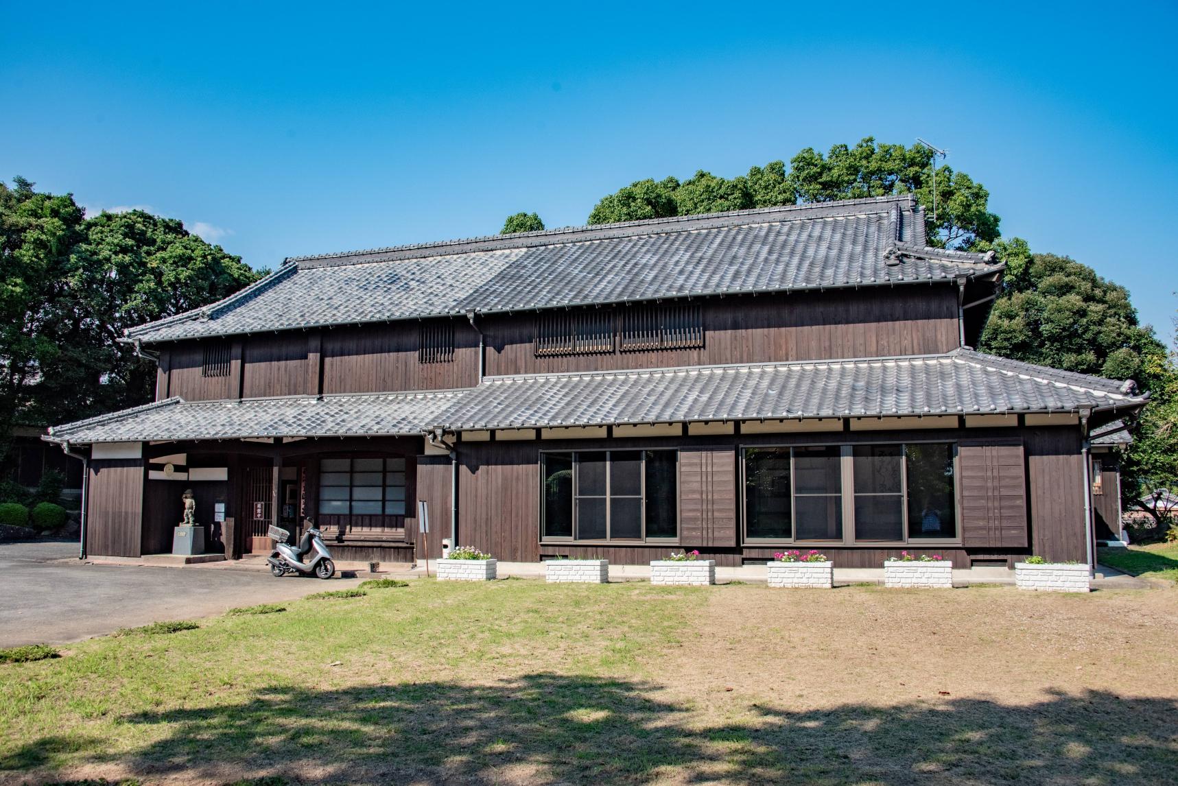 北村西望の作品が点在する「西望記念館」-0