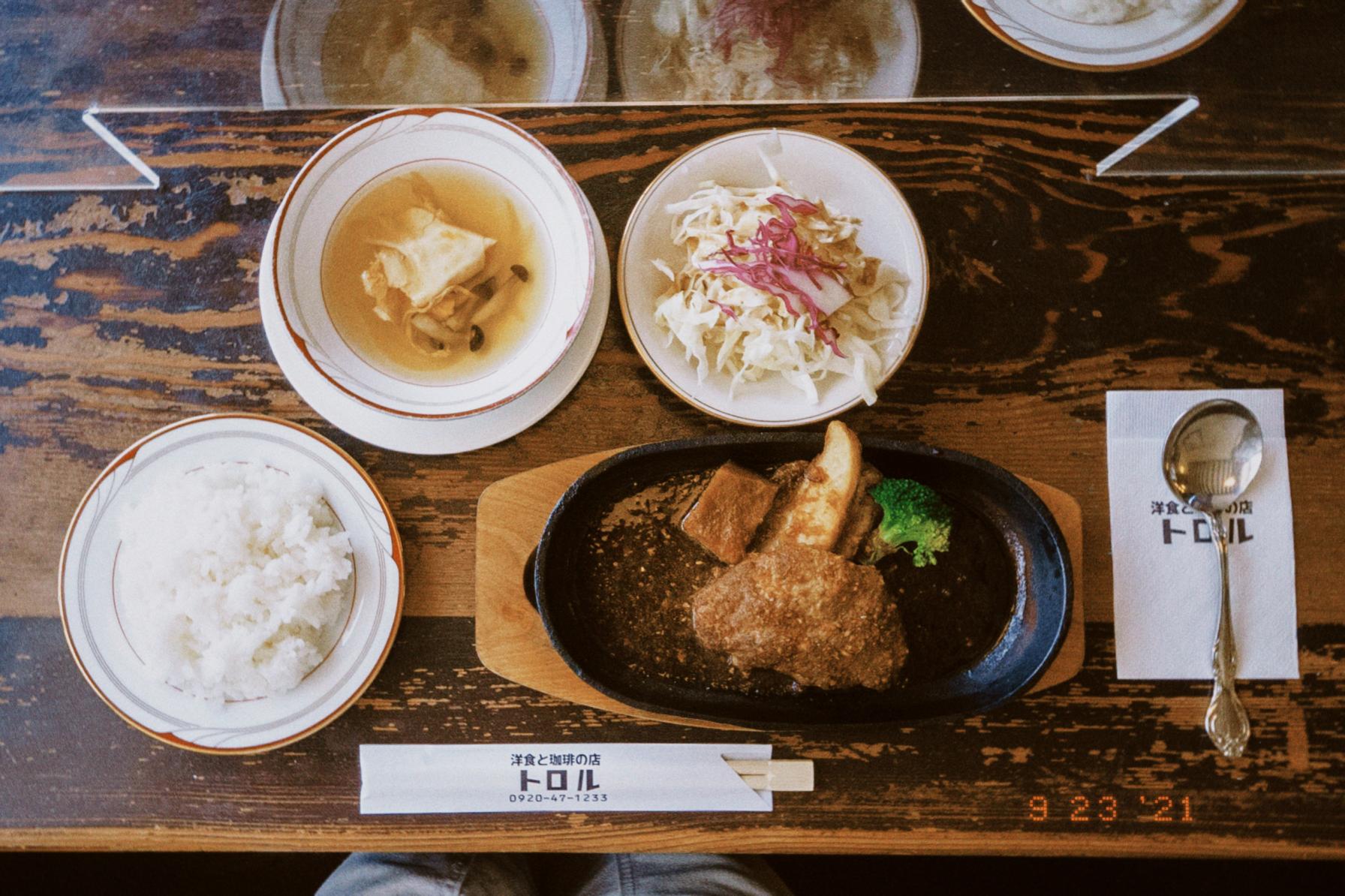 希少な壱岐牛ハンバーグを味わえるレトロ喫茶で腹ごしらえ！-0