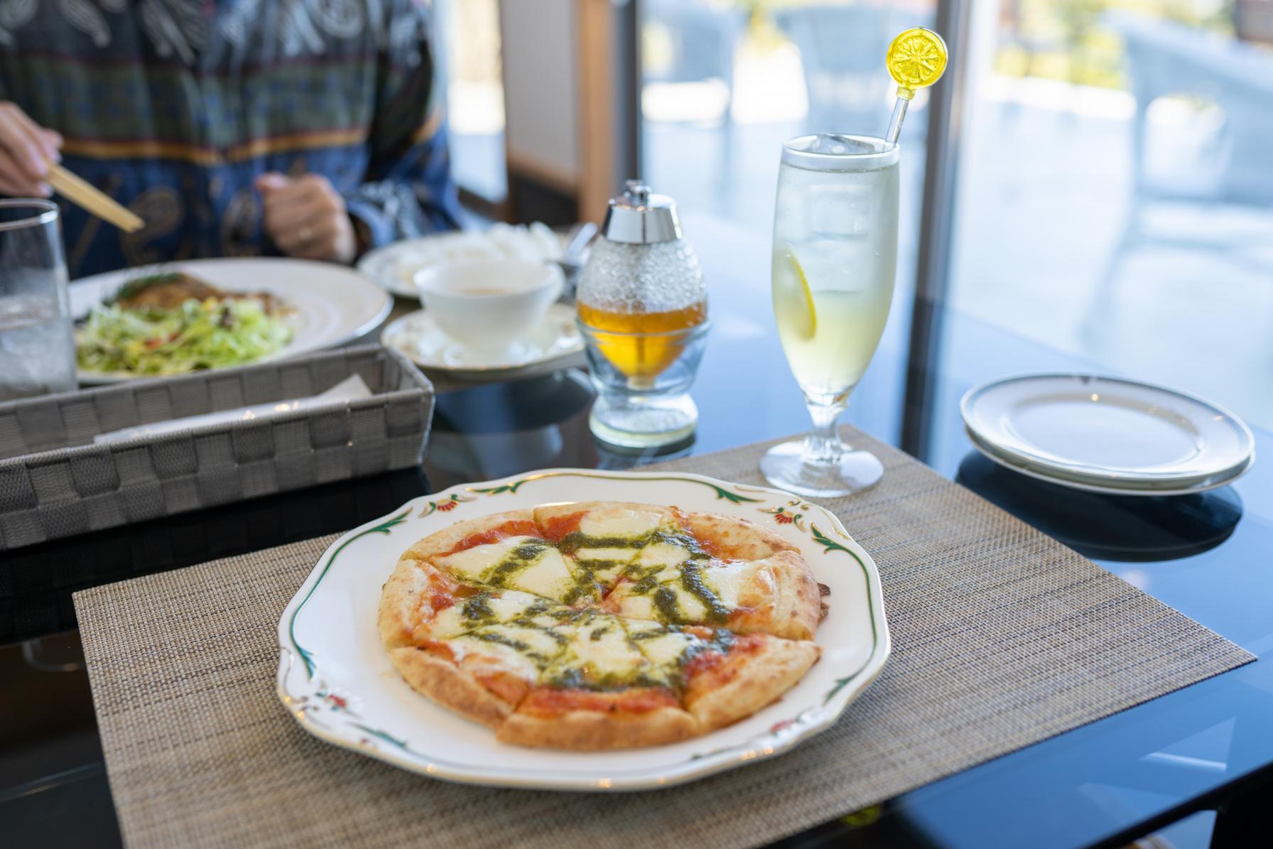 川棚のランチは話題の新店はちみつカフェ・オリーブハニーで-1