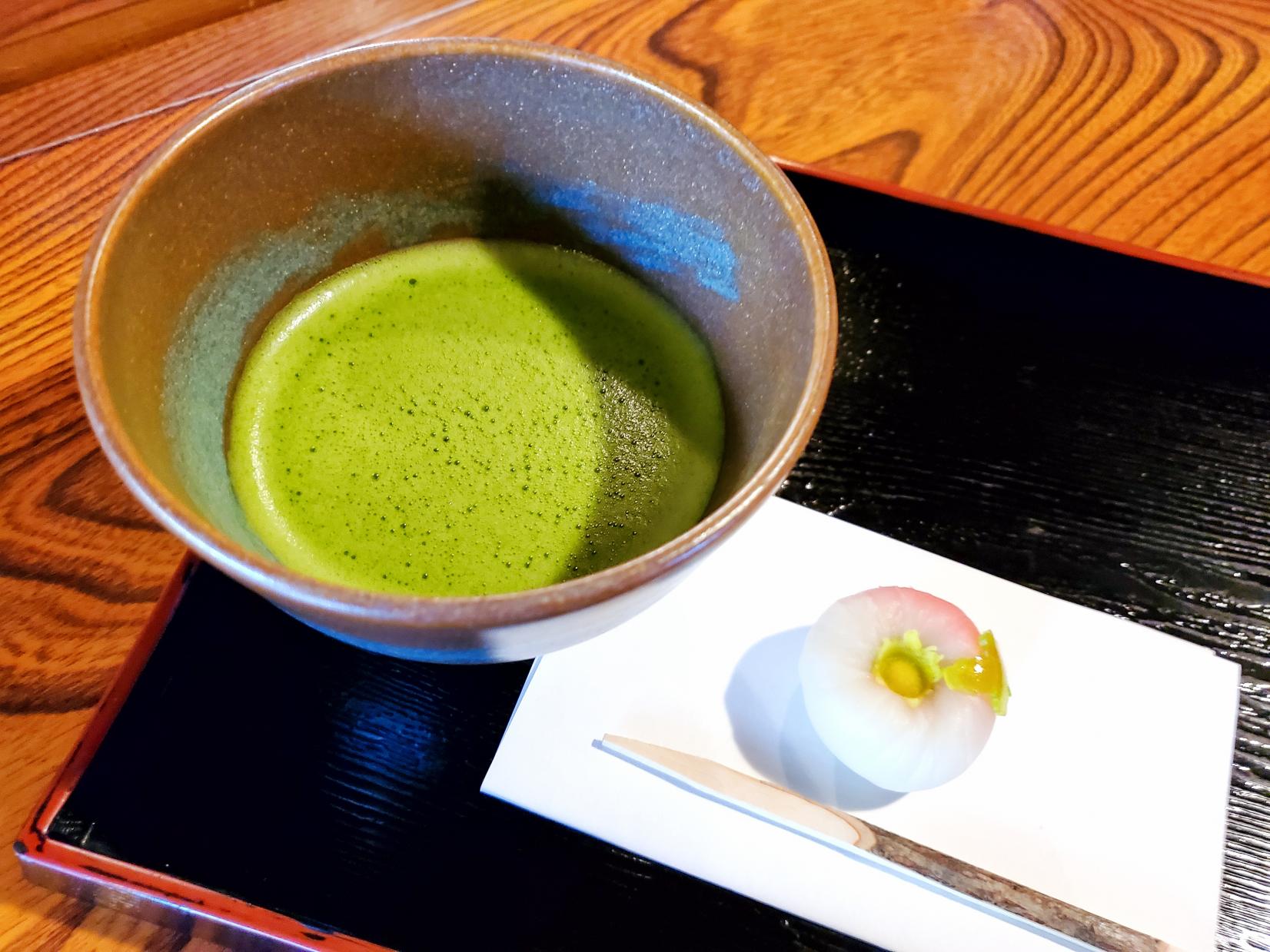 お抹茶を楽しめる和カフェも-0