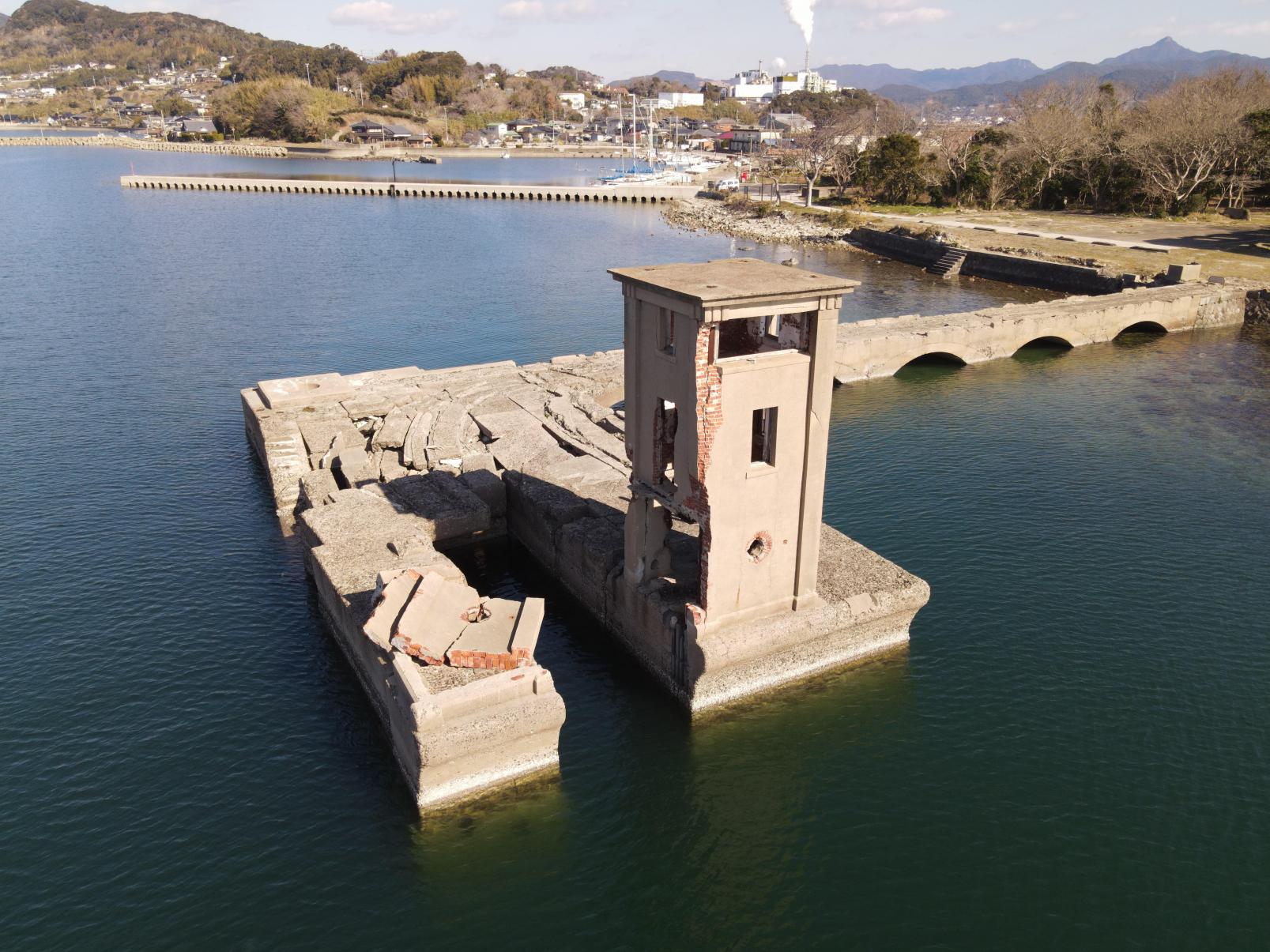 象徴的な桟橋の遺構-4