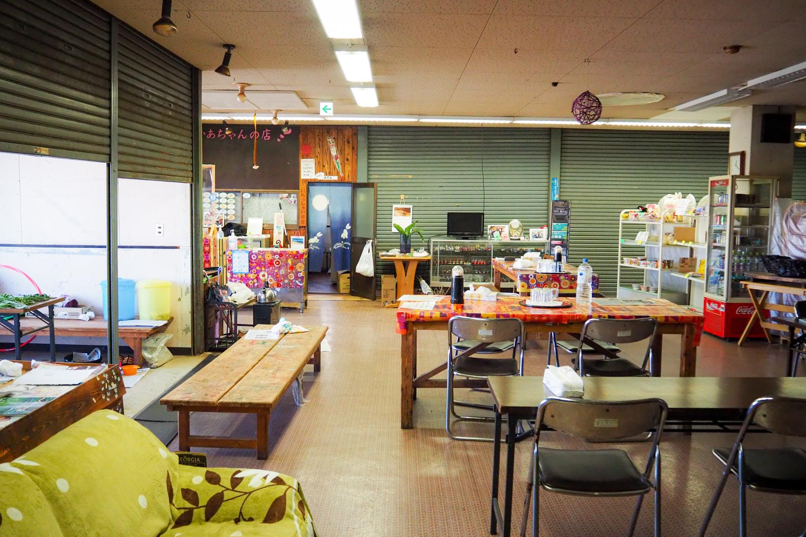 【閉店】島唯一のお食事処「かあちゃんの店」の名物グルメを堪能♪-0