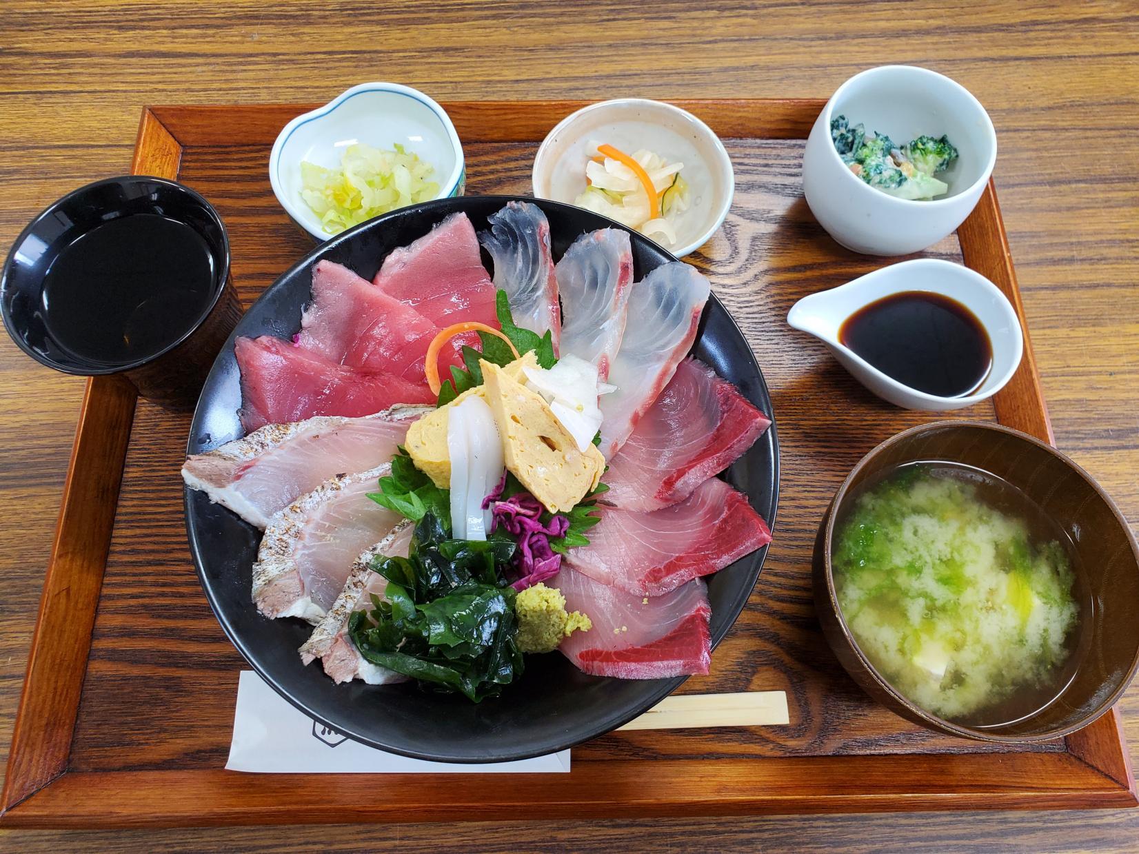 平戸海鮮丼（税込1,300円）-0