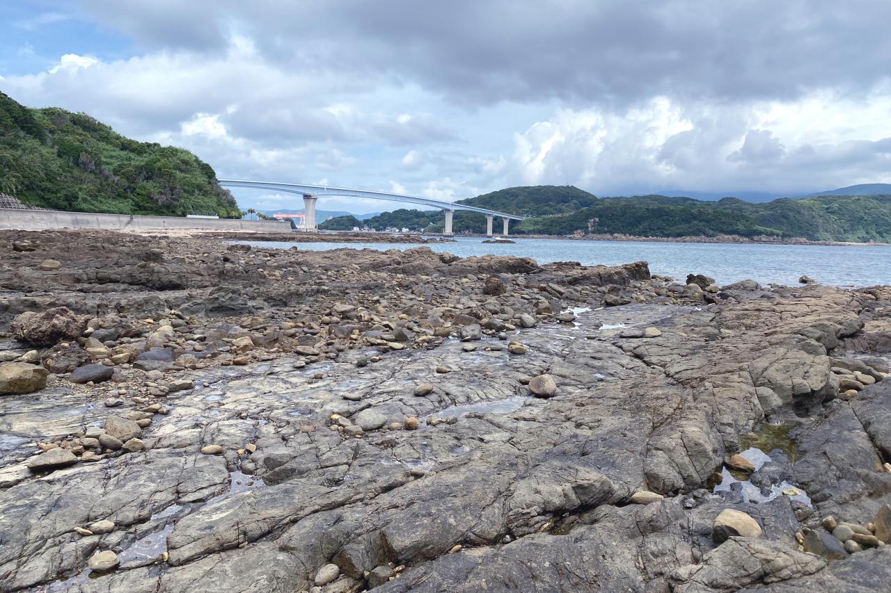 【畔の岩這】青島の「鬼の洗濯岩」のような絶景スポット-1