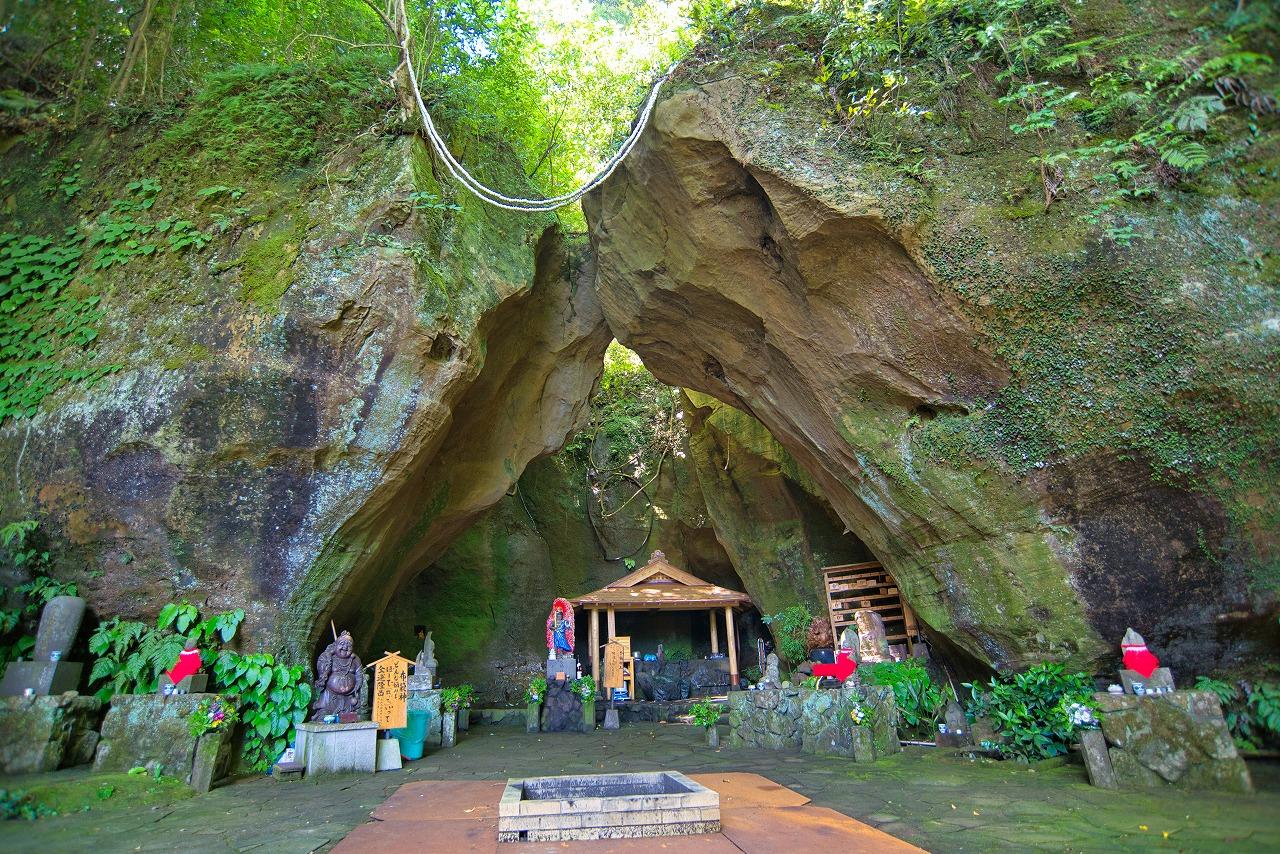 神聖な場所「奥の院」-0