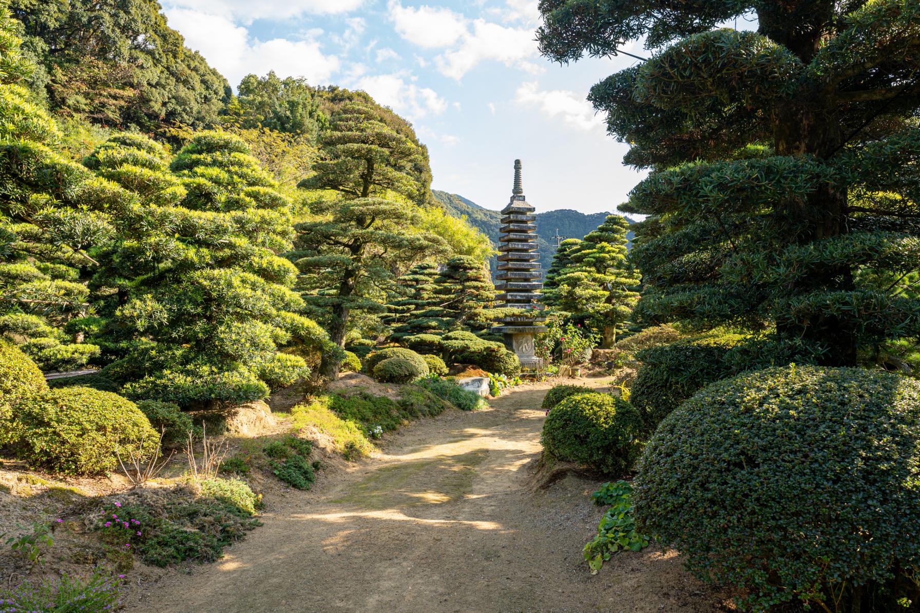 日本庭園の中に植えられたお花もかわいい。【茂樹園】-2