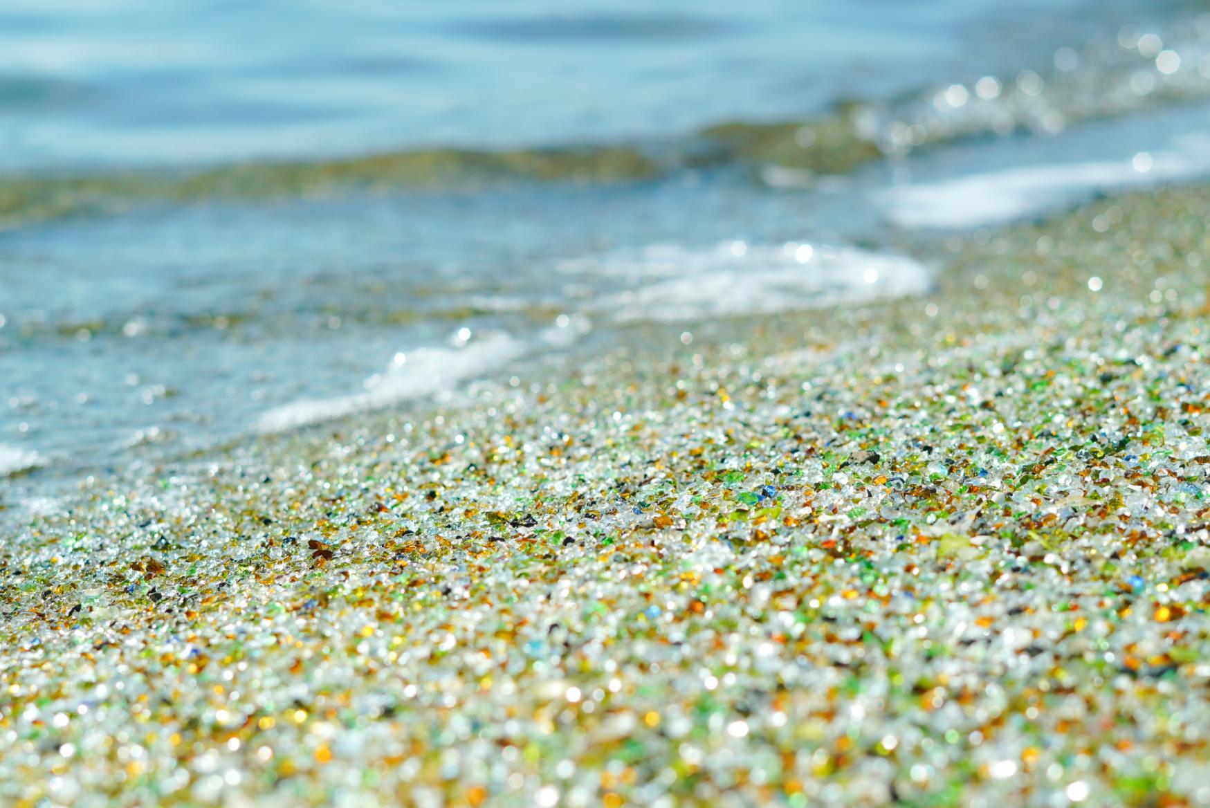 シーグラスビーチ！？なぜガラスが砂浜に？？-0