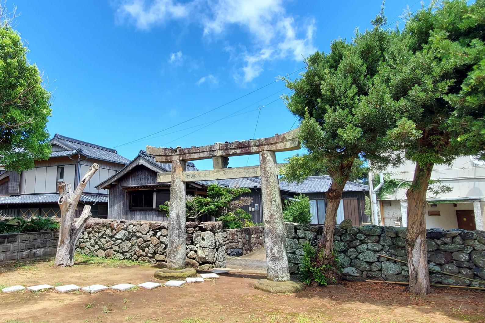 神島（こうじま）神社-2