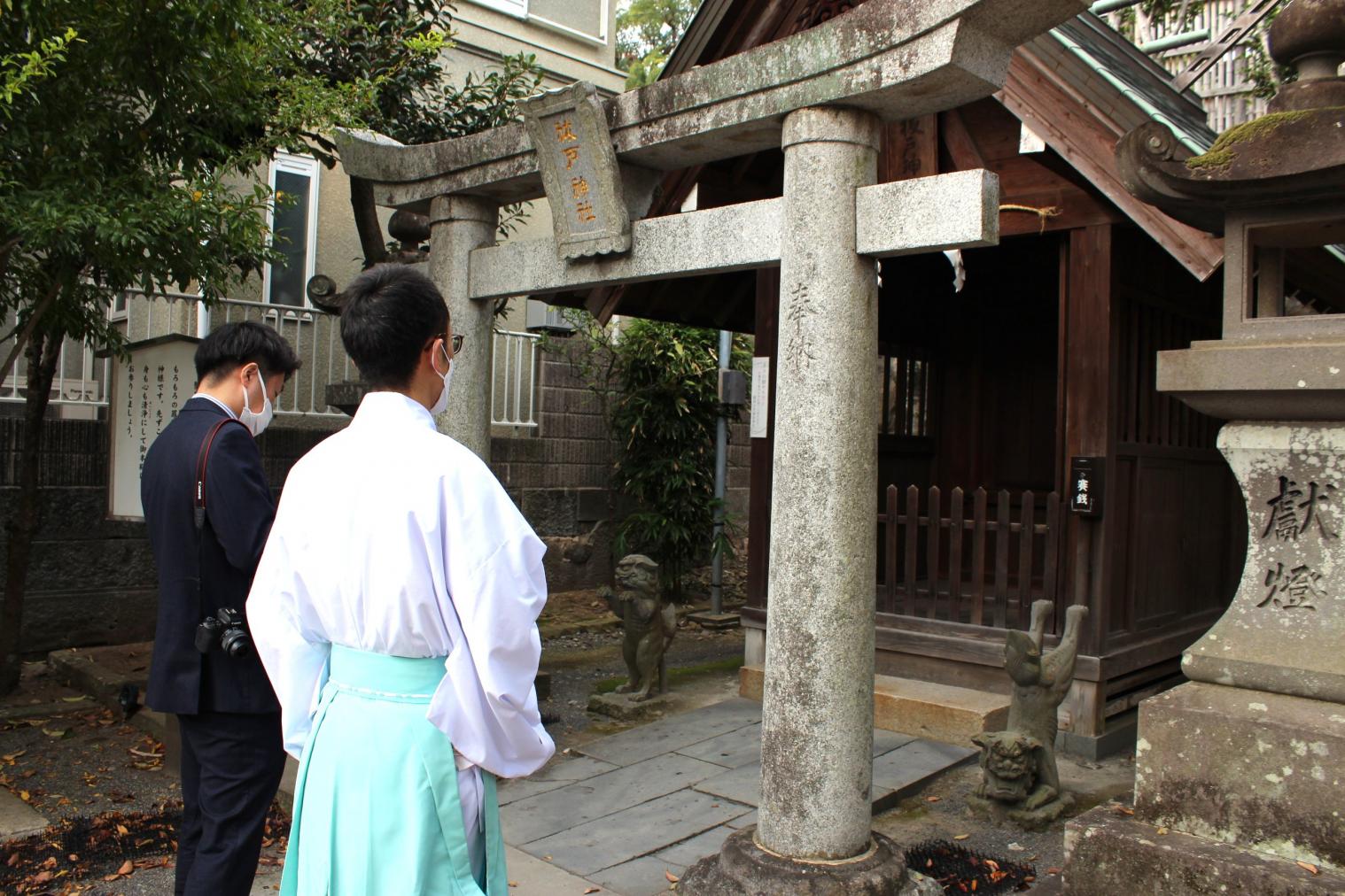 狛犬とは、神の守護。
邪気を払い、神前を守る役割があると考えられています。-0