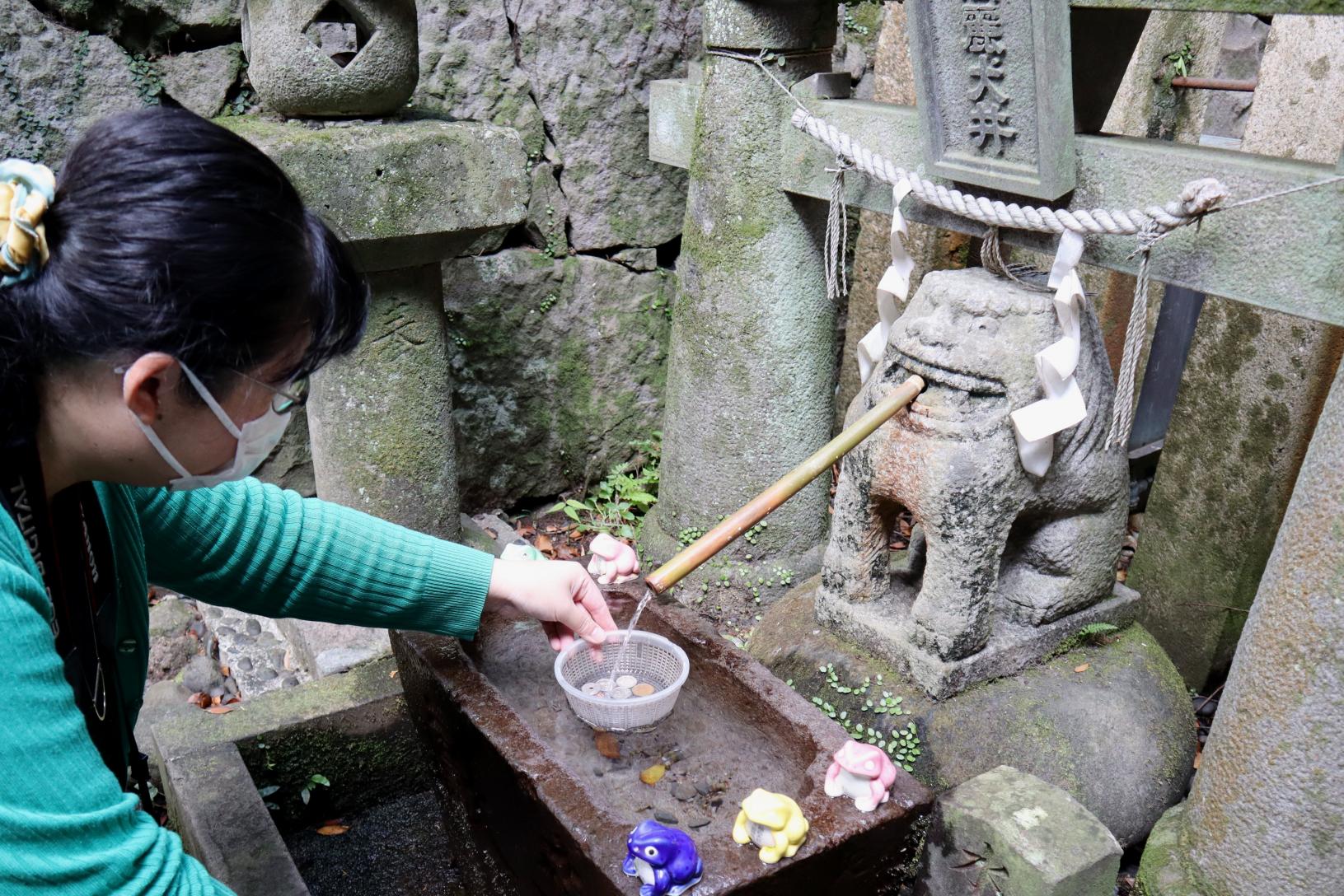 高麗犬（こまいぬ）の井戸（銭洗い井戸）-0