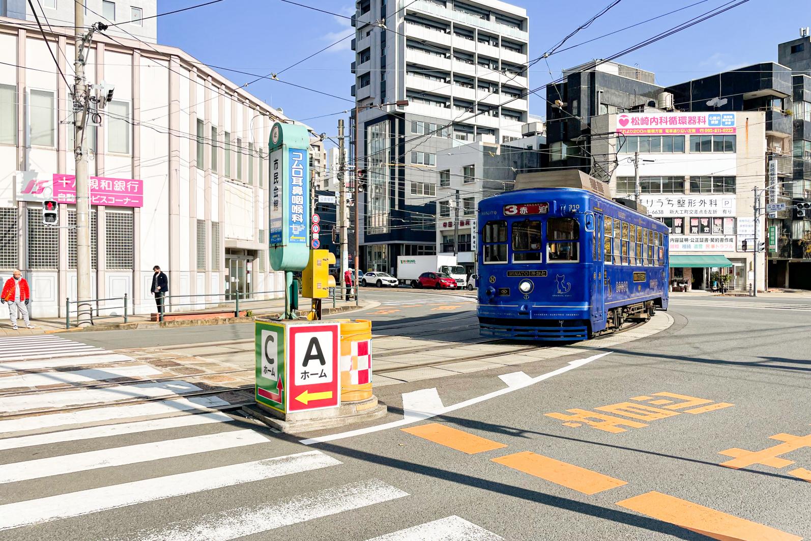 乗れたらラッキー！レトロな特別デザイン車「みなと」もチェック！-0