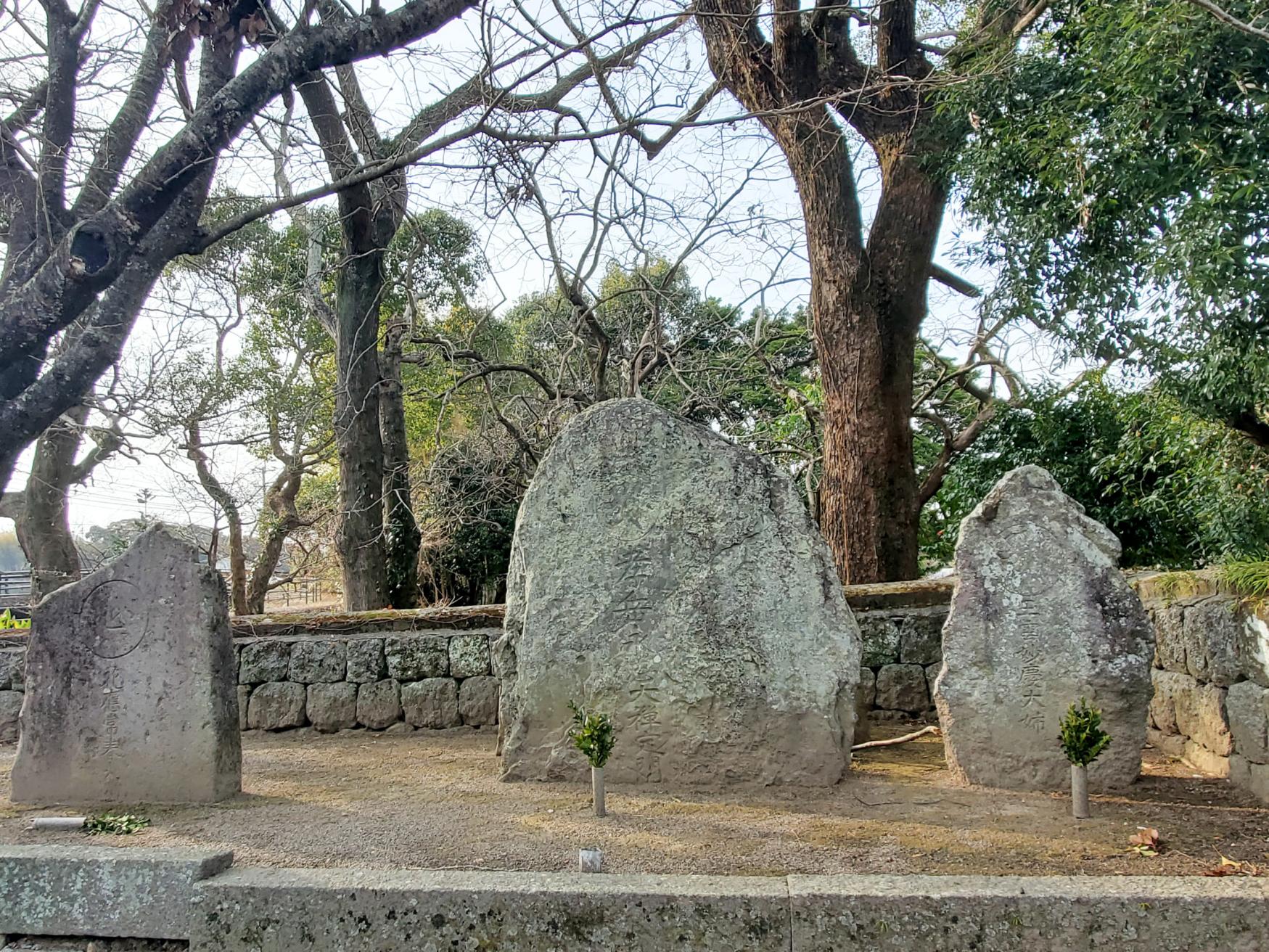 「神代鍋島　博物館」！？見逃しがちな下防墓地（しもぼうぼち）-1