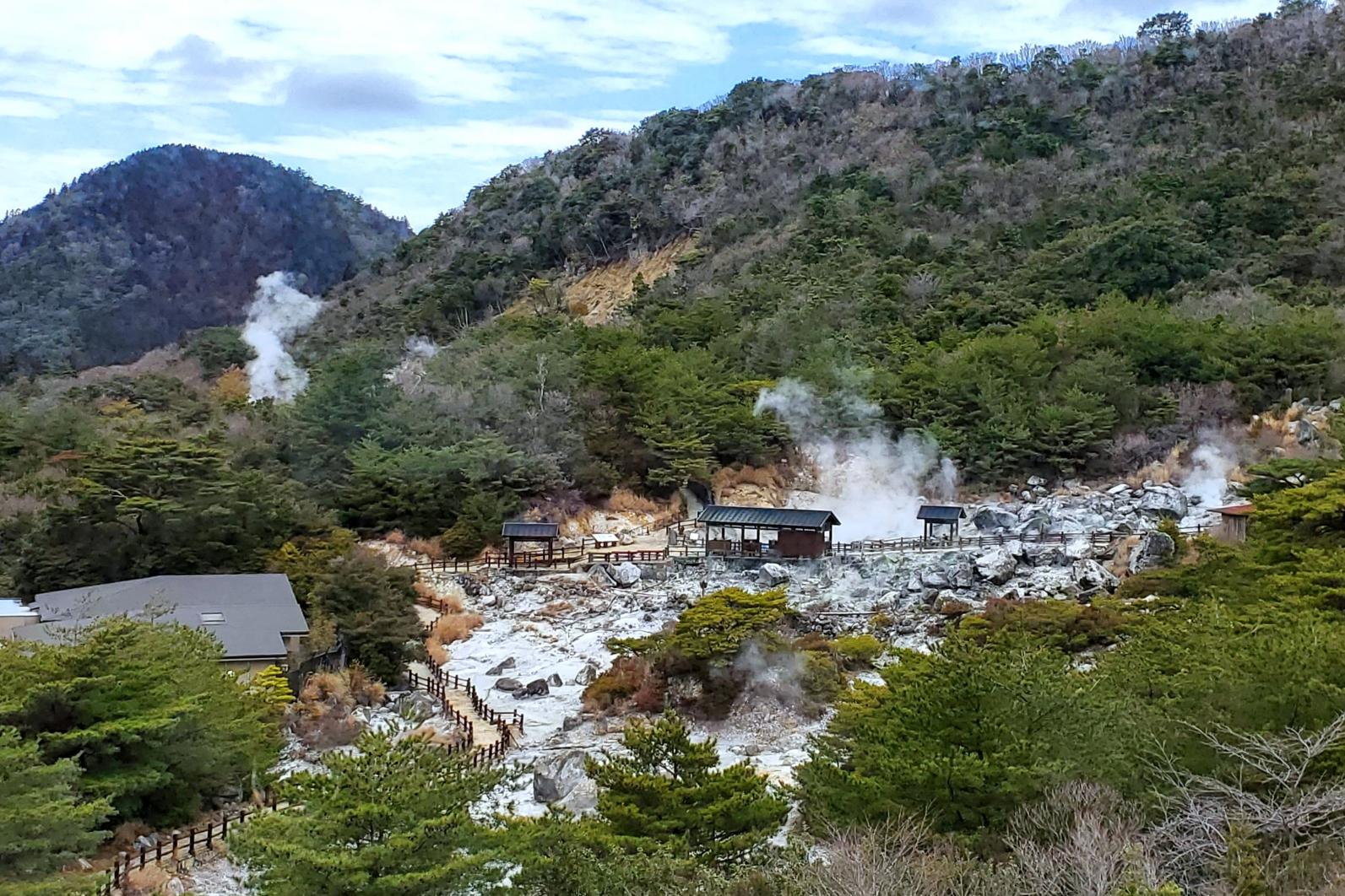 雲仙地獄を見下ろす臨場感あふれる絶好のロケーション！-0