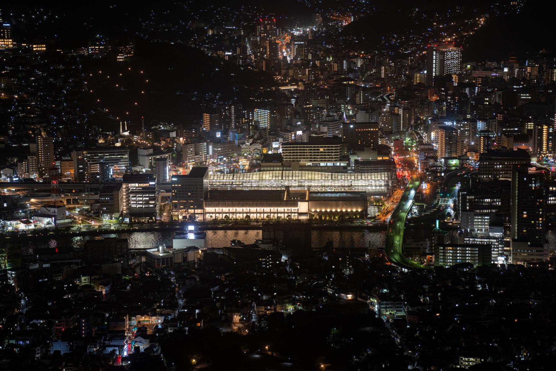稲佐山から見る夜景はエンターテインメント感抜群！-0