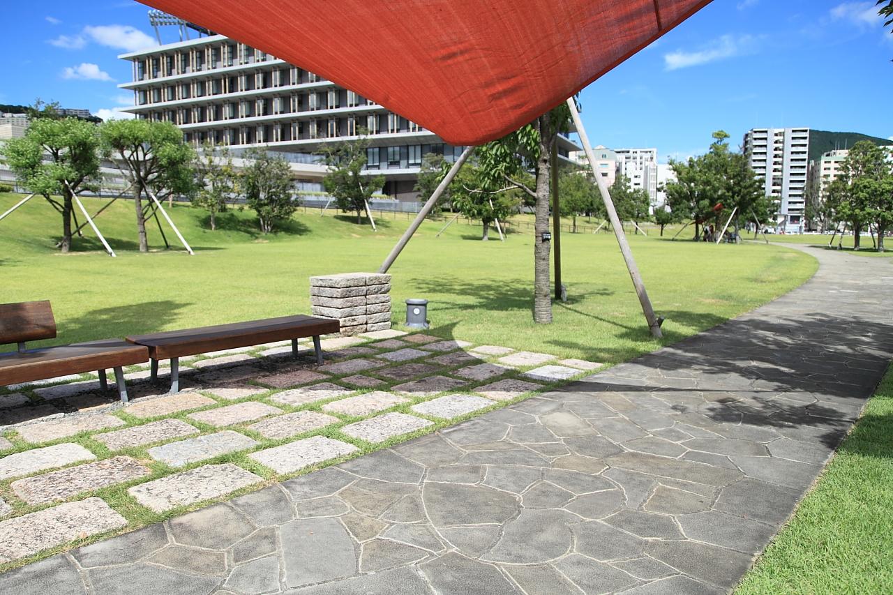 長崎県内のハートスポット#04　長崎県庁ハートストーン-0