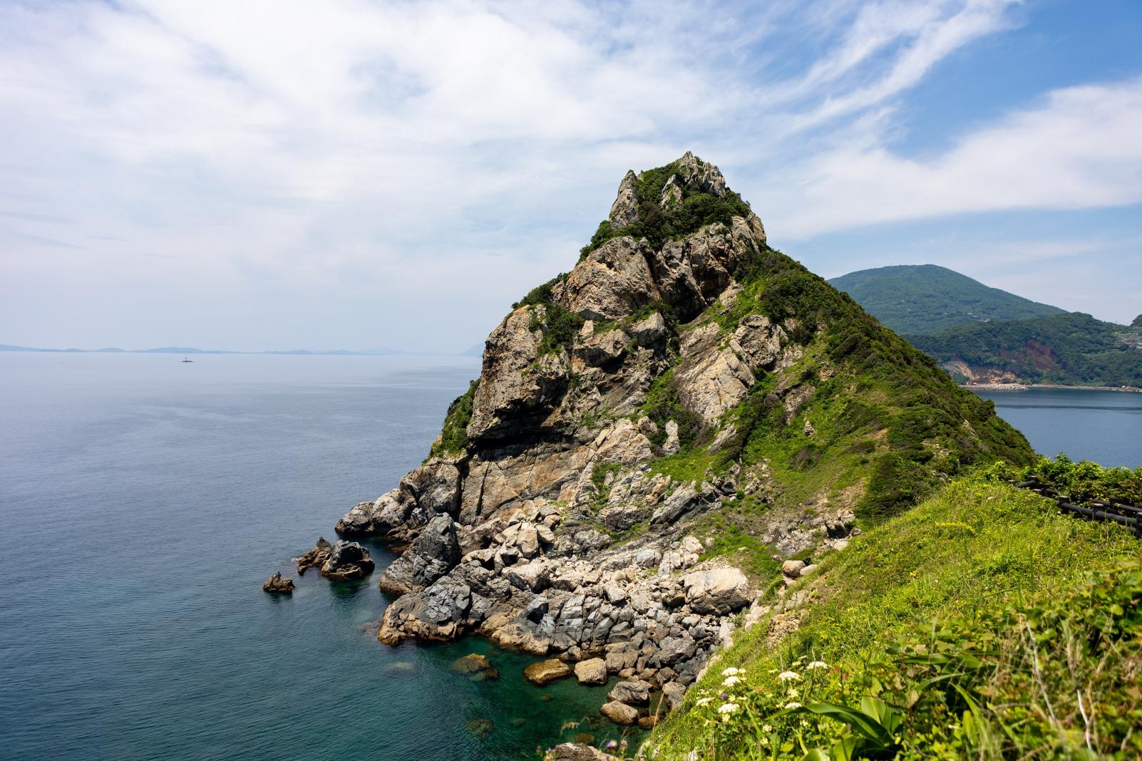 壮大な海と岩の融合-0