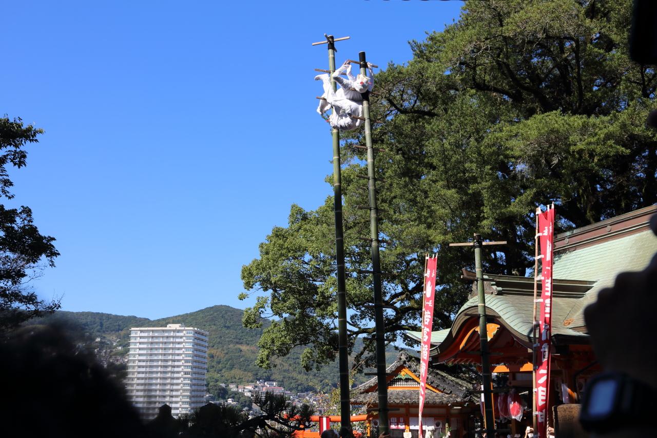 毎年10月14日、15日の秋季御大祭には、国の無形民俗文化財「竹ン芸」が奉納されます-1
