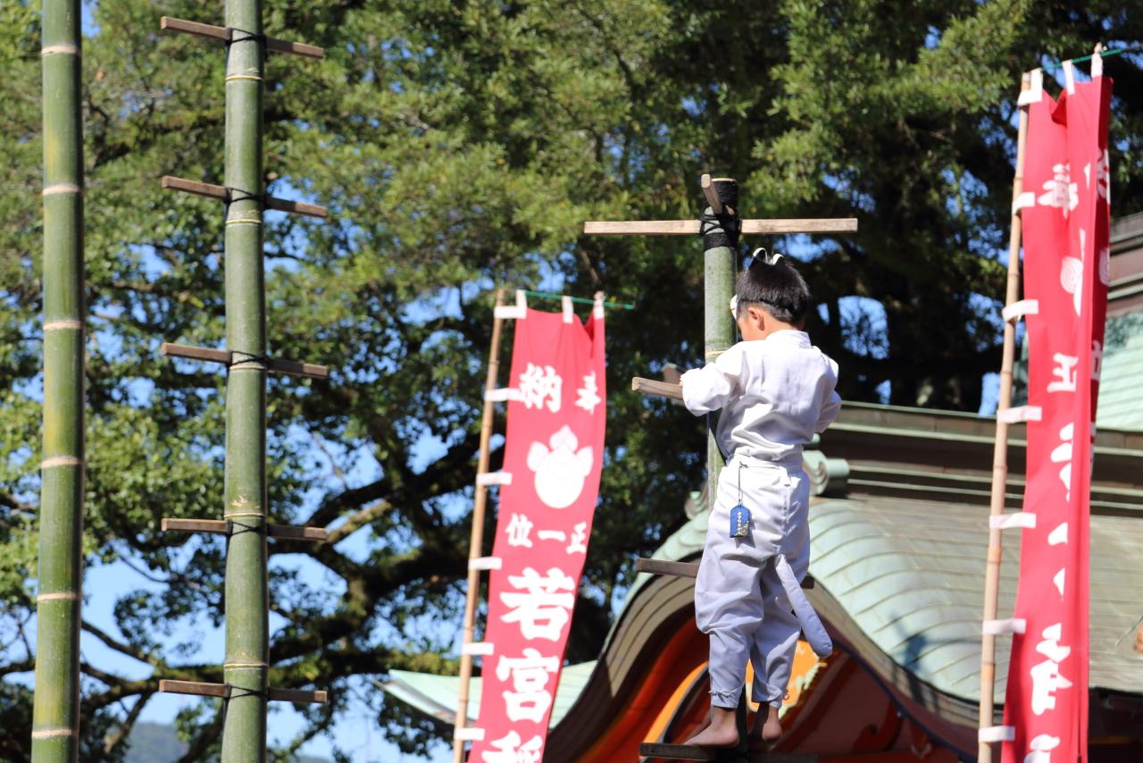 毎年10月14日、15日の秋季御大祭には、国の無形民俗文化財「竹ン芸」が奉納されます-2