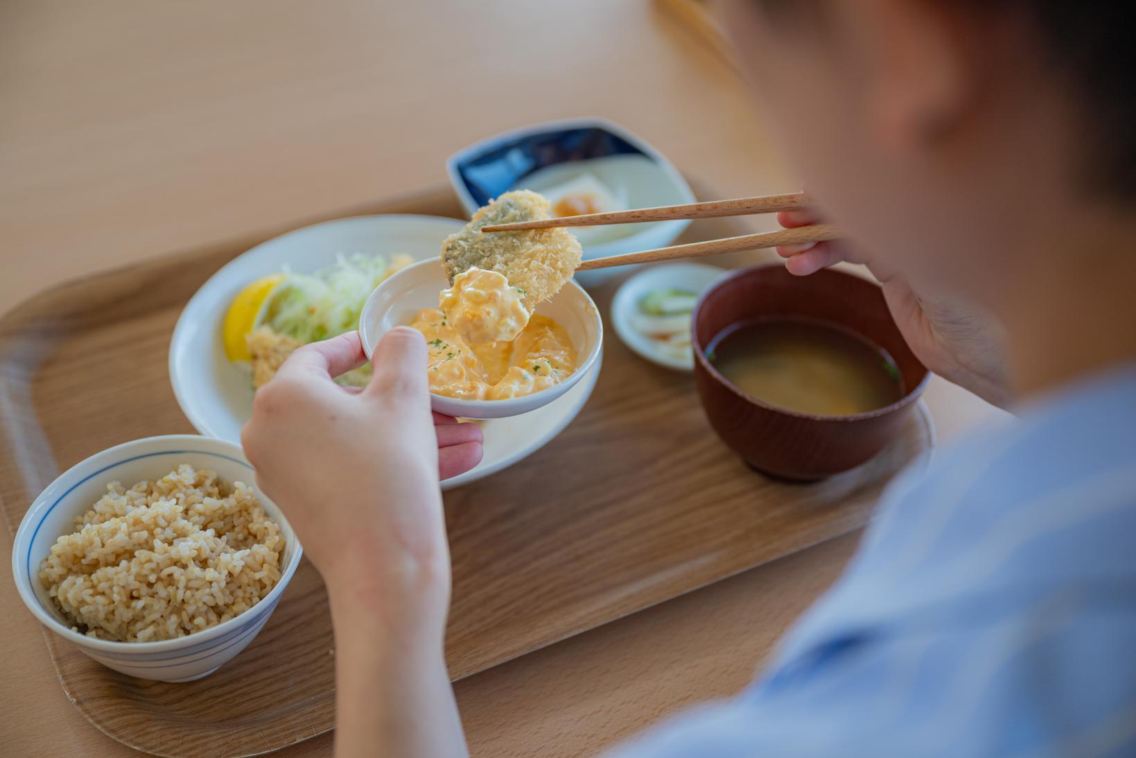 朝獲れの‟ふわとろ”アジフライ定食!!-0