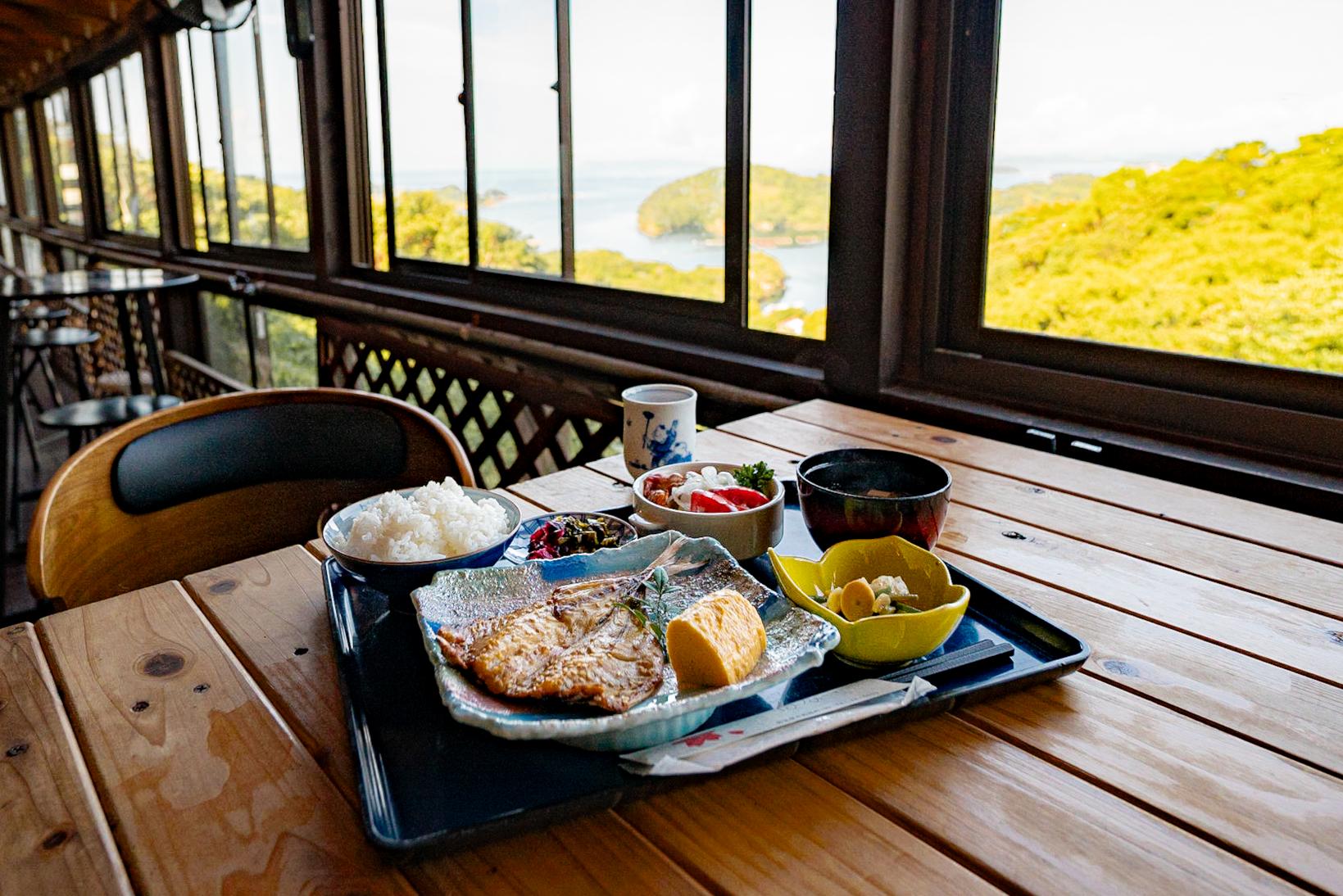 朝ごはんは8時～11時まで!!景観抜群のテラス席がオススメ★-0