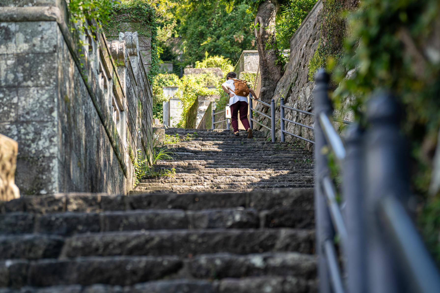 【ヘイフリ坂】石畳と急な階段でタイムスリップ-1