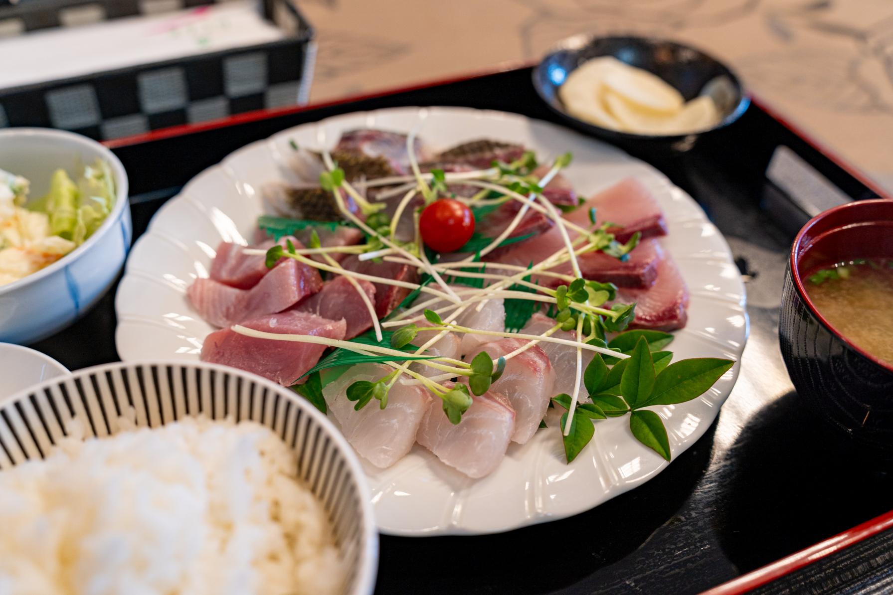 漁師さんが営むコスパ最高の海鮮ランチ！【一水かな】-1